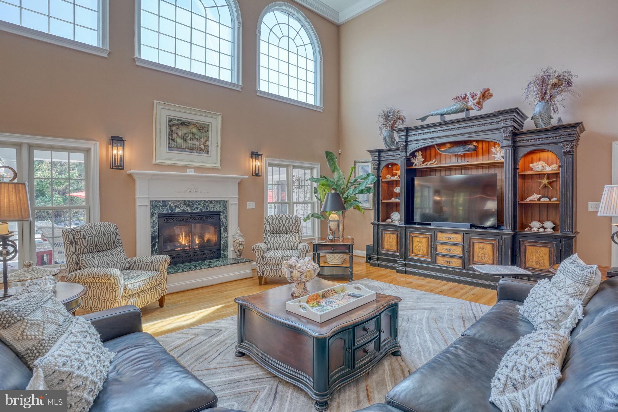 WOLFE POINTE - Residential