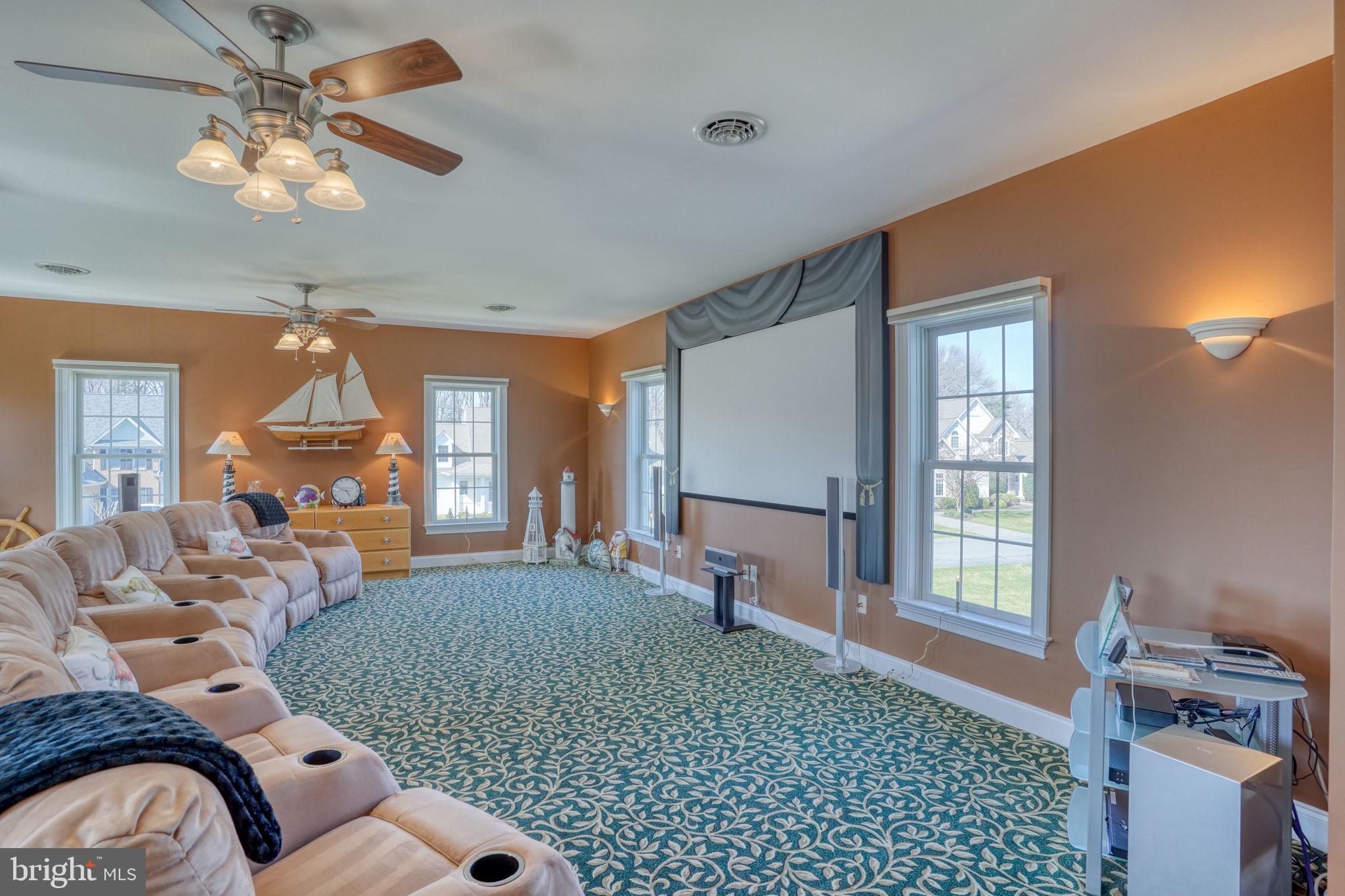 WOLFE POINTE - Residential