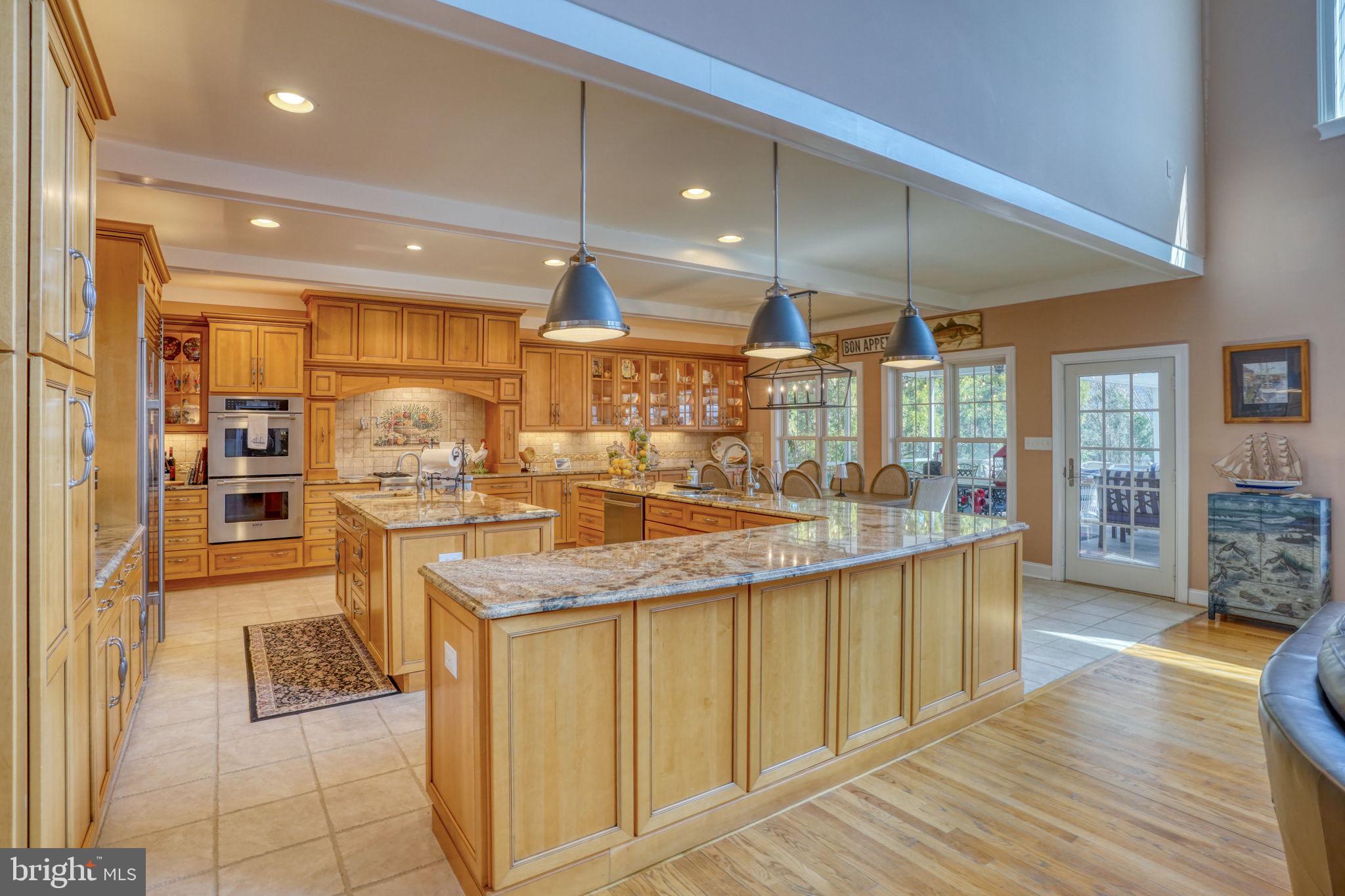 WOLFE POINTE - Residential