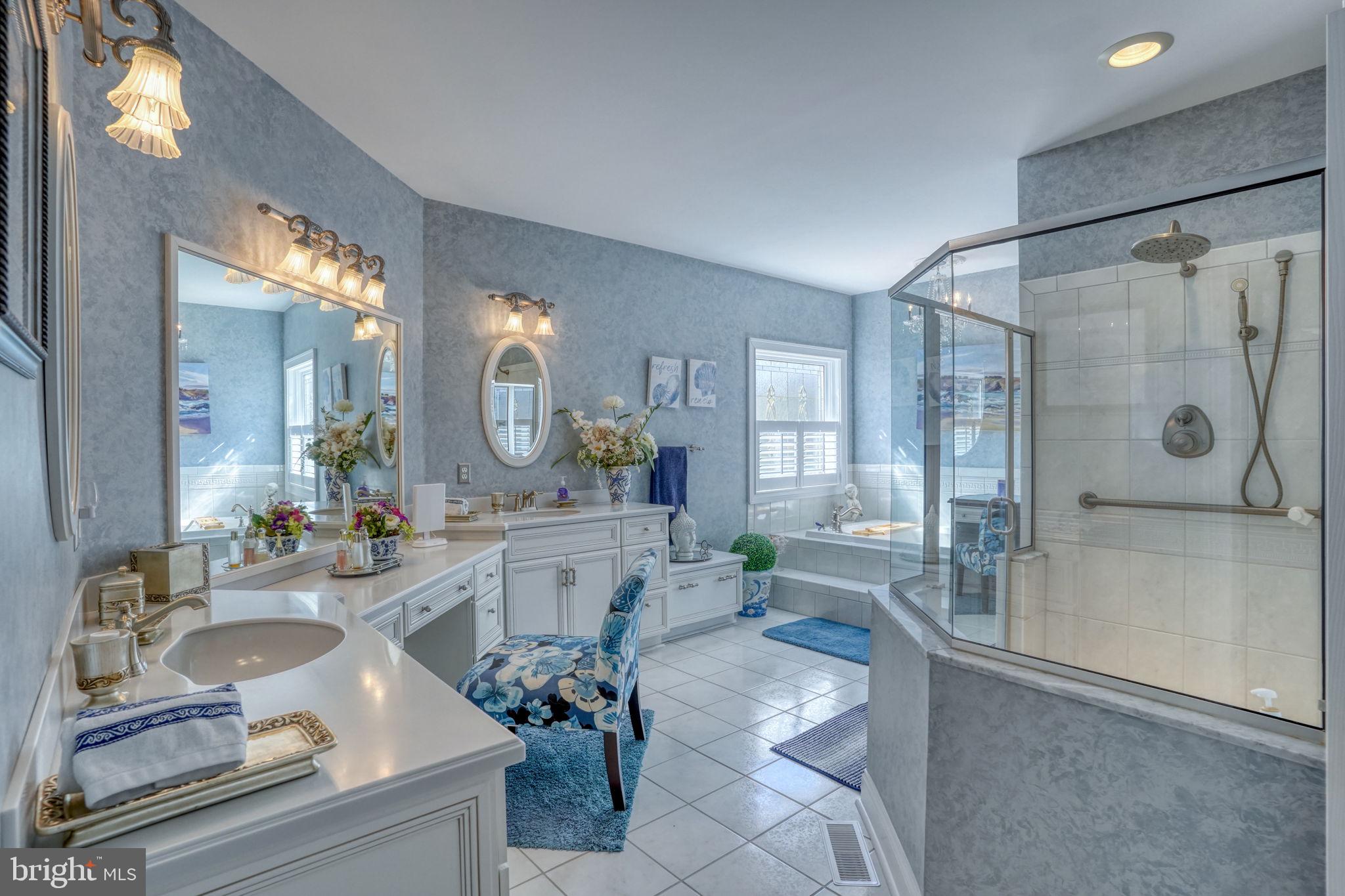 WOLFE POINTE - Residential