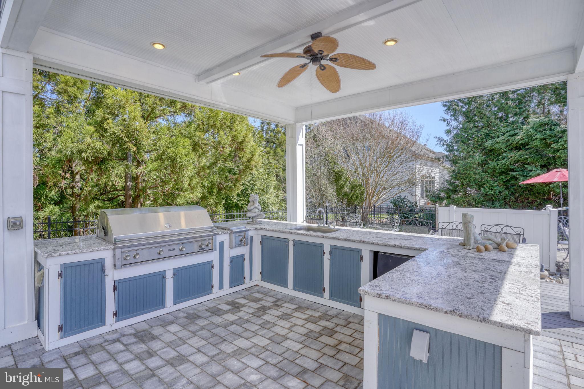 WOLFE POINTE - Residential