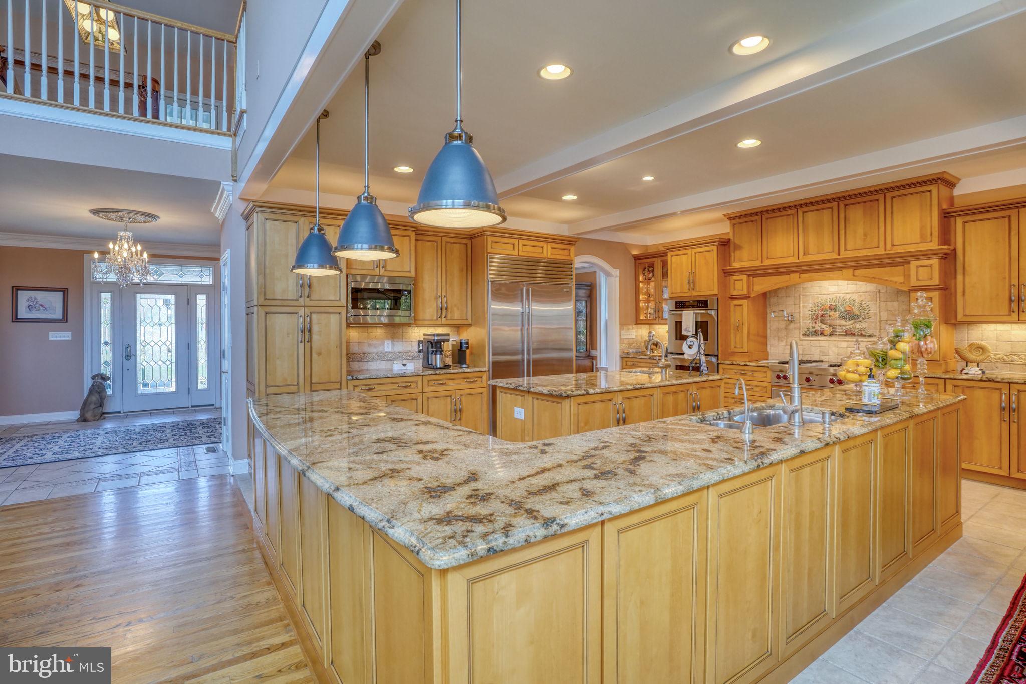 WOLFE POINTE - Residential