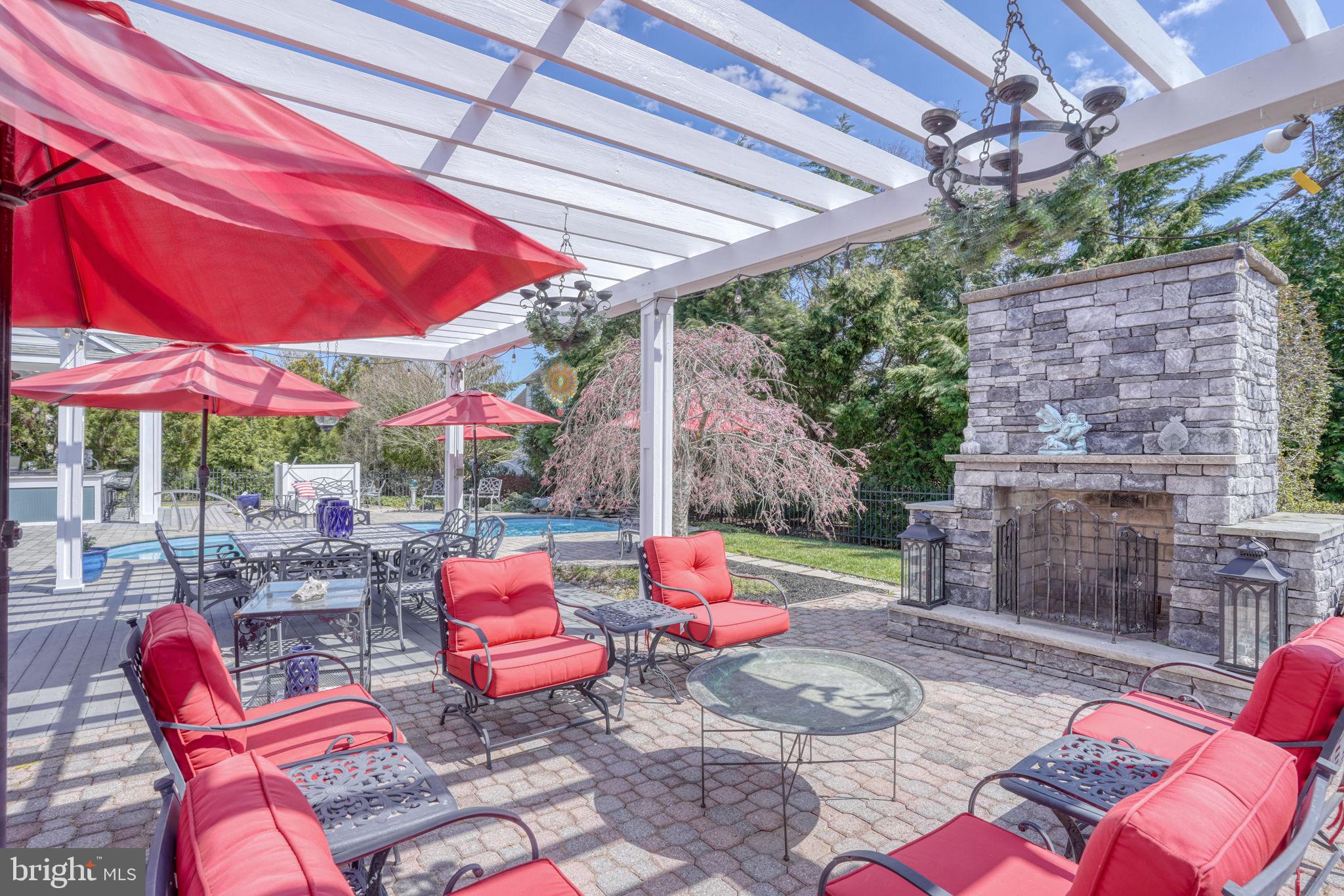 WOLFE POINTE - Residential