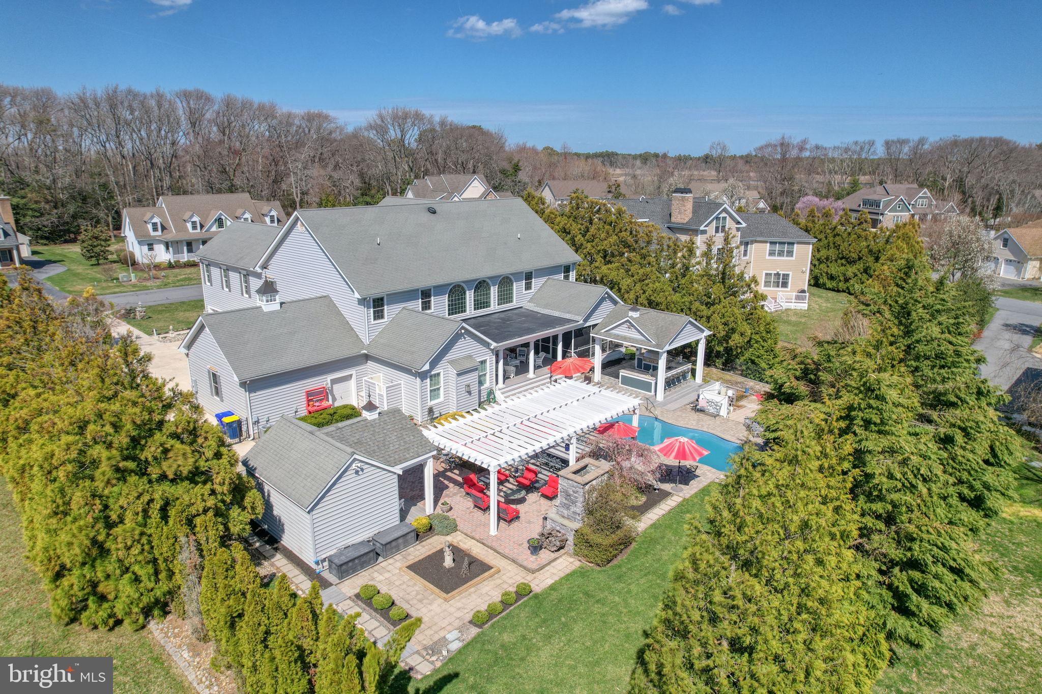 WOLFE POINTE - Residential