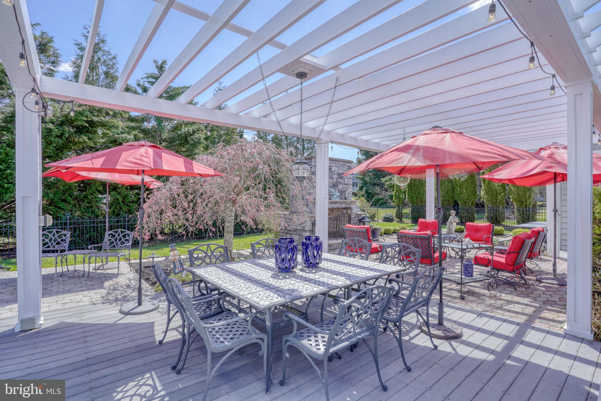 WOLFE POINTE - Residential