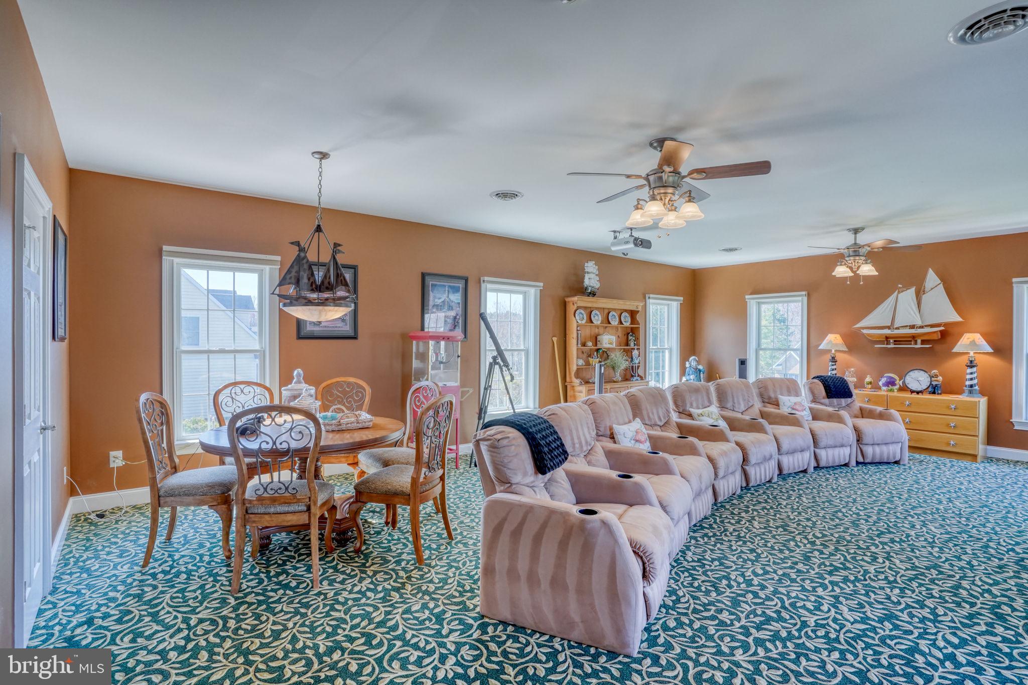 WOLFE POINTE - Residential