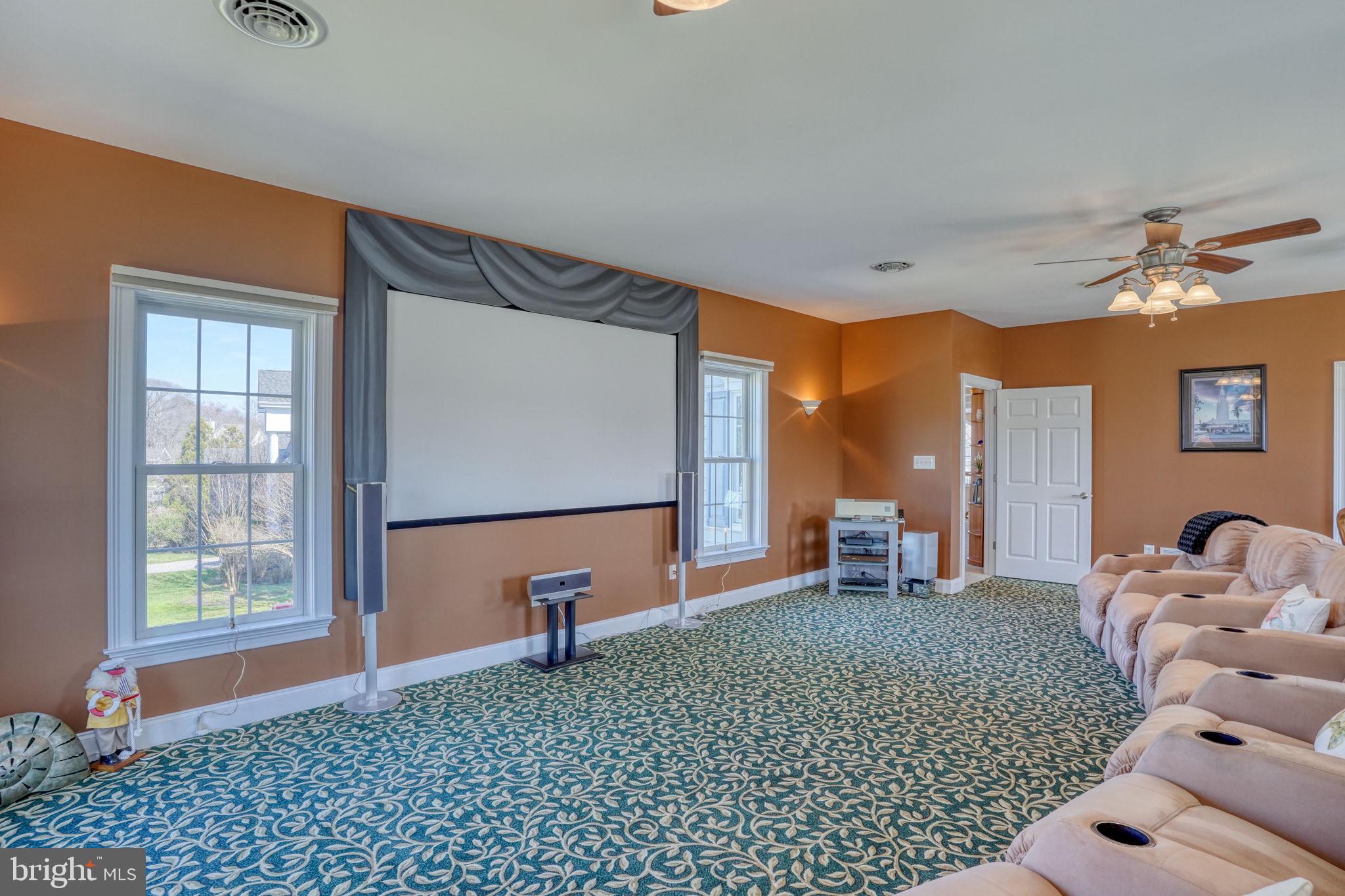 WOLFE POINTE - Residential