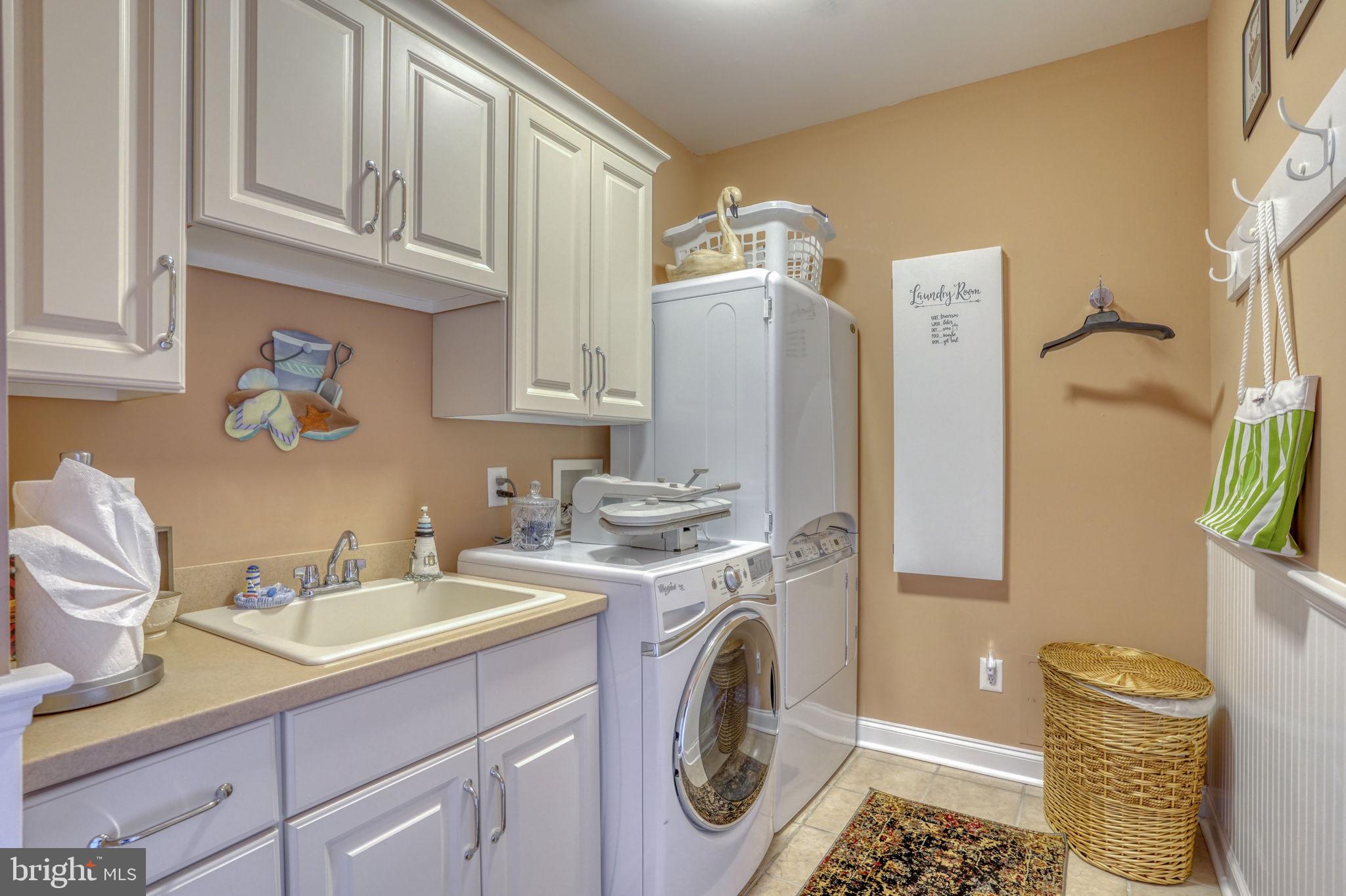 WOLFE POINTE - Residential