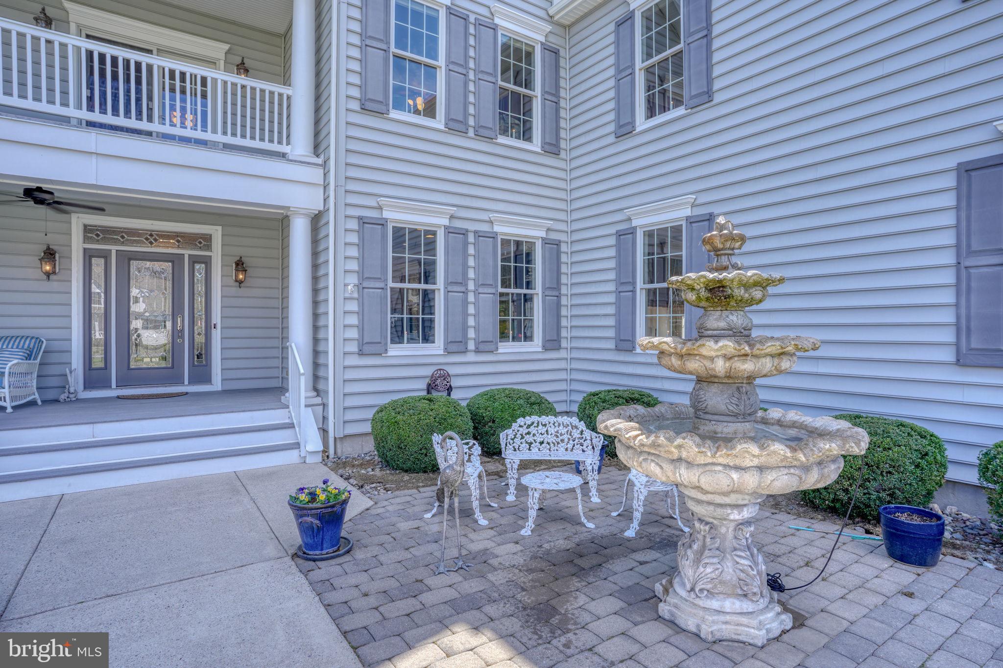 WOLFE POINTE - Residential