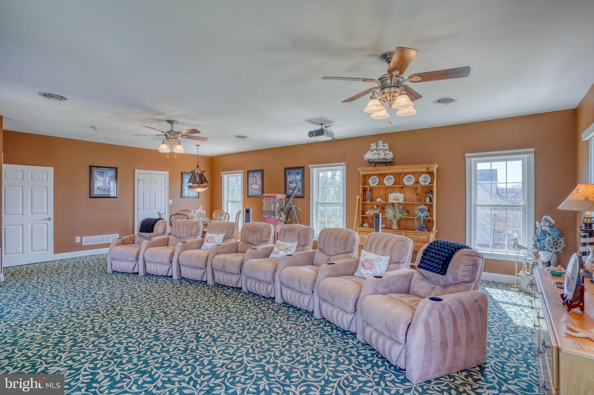 WOLFE POINTE - Residential