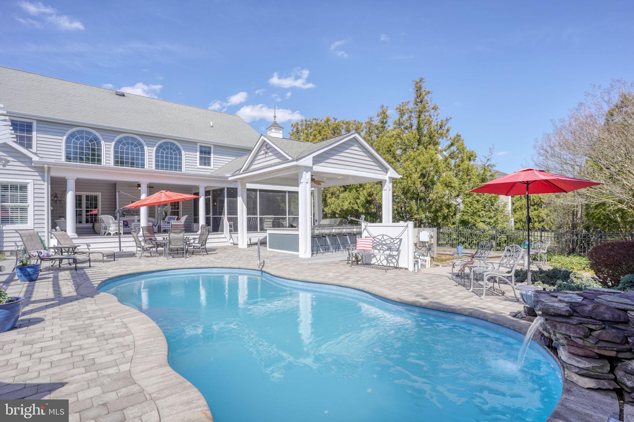 WOLFE POINTE - Residential