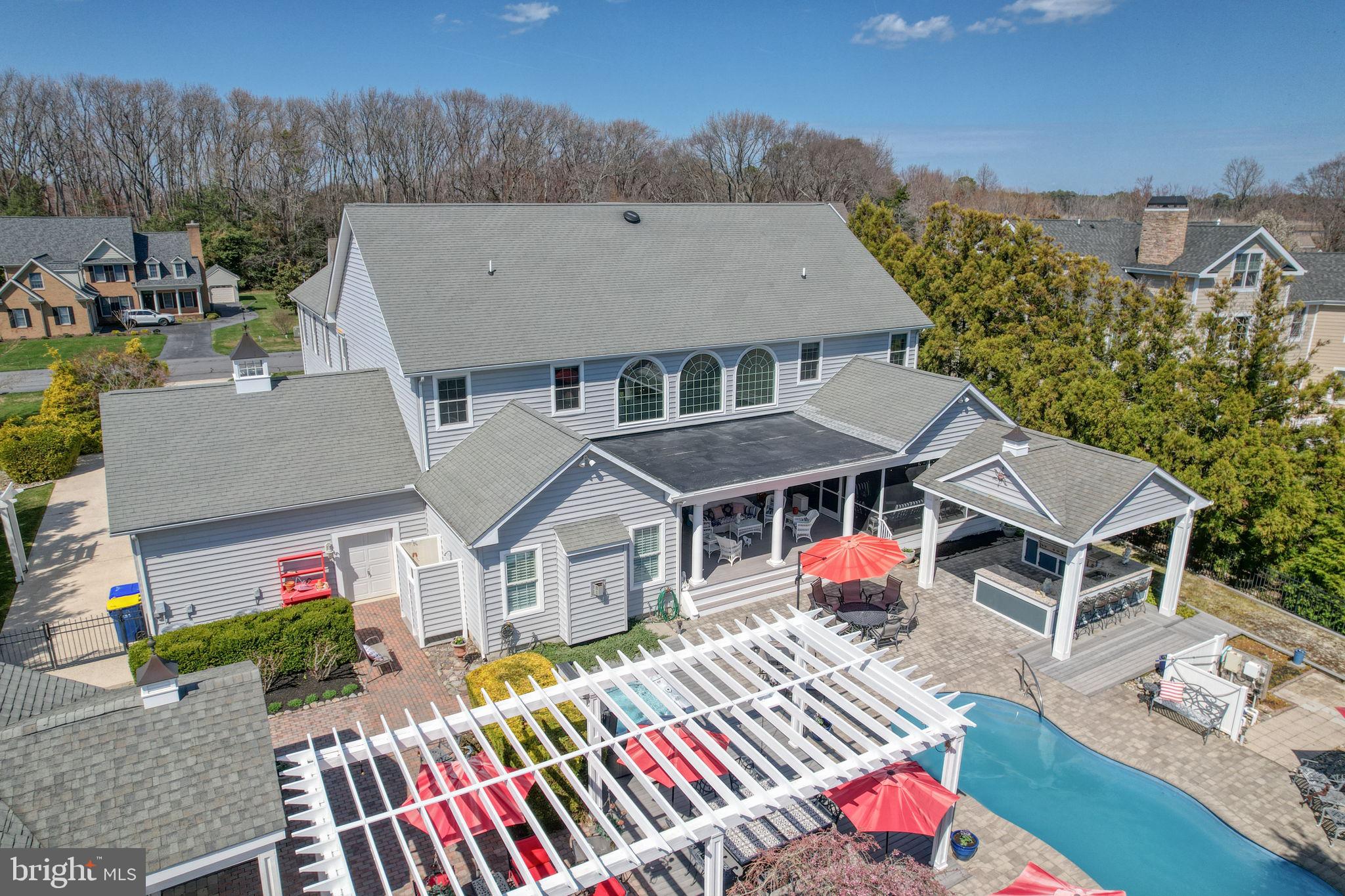 WOLFE POINTE - Residential