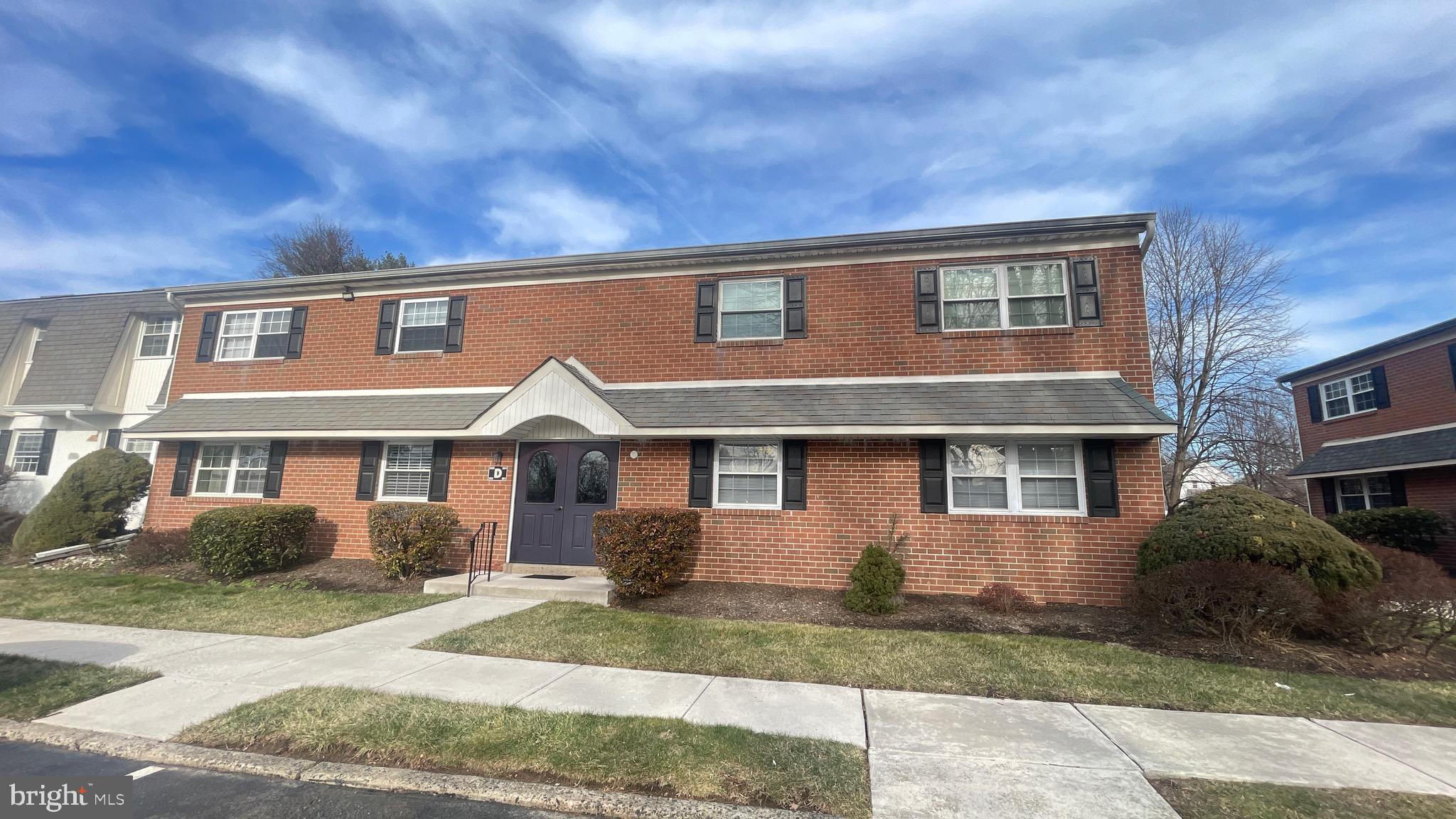 HAMPTON CROSSING - Residential Lease