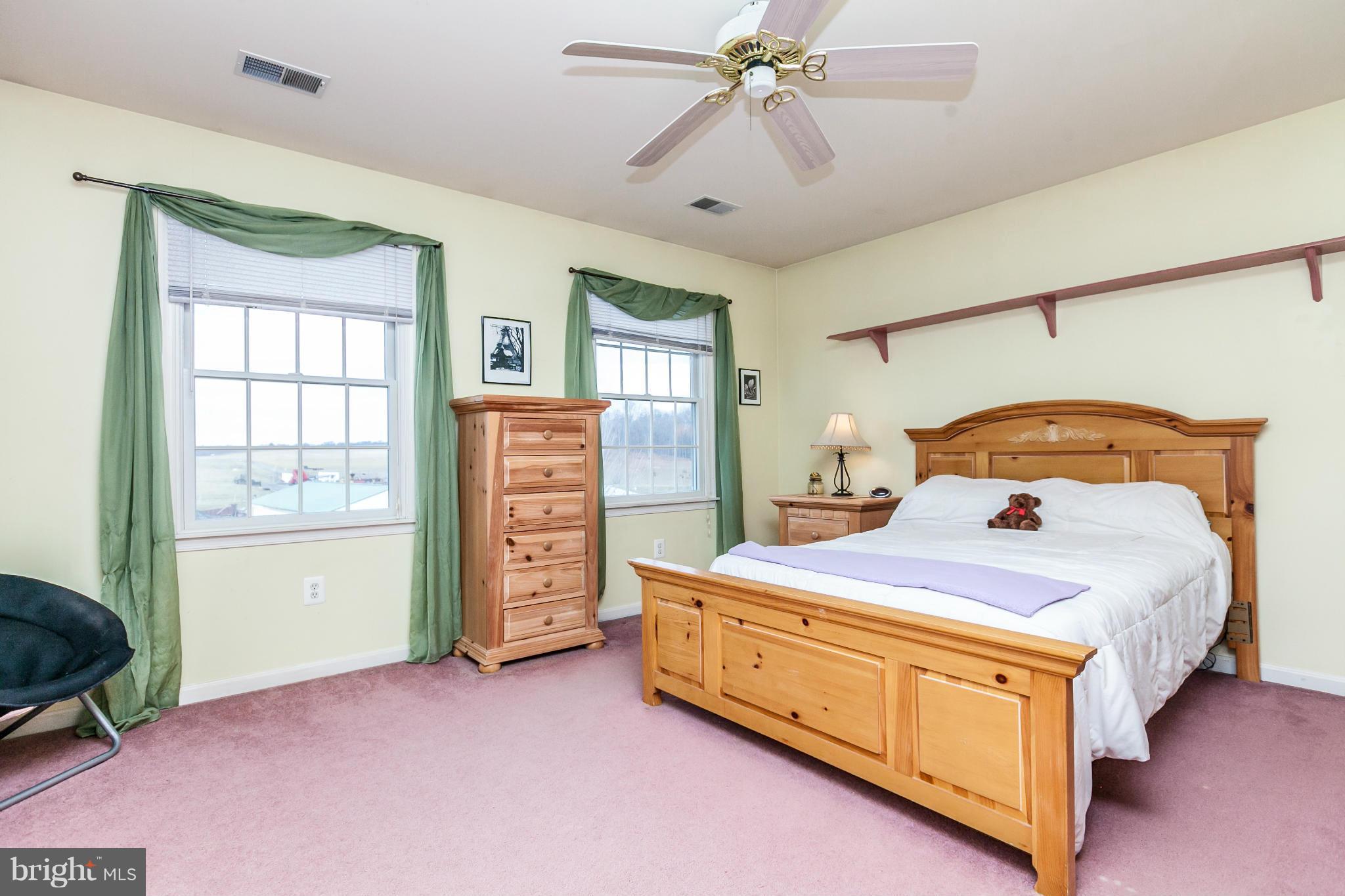 HOME FARM - Residential