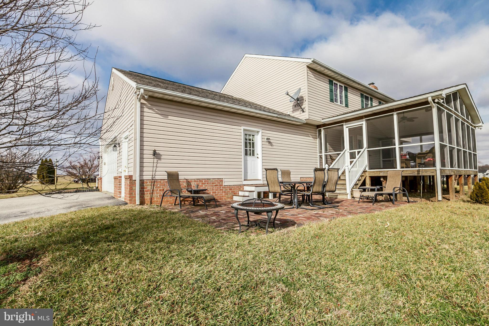 HOME FARM - Residential