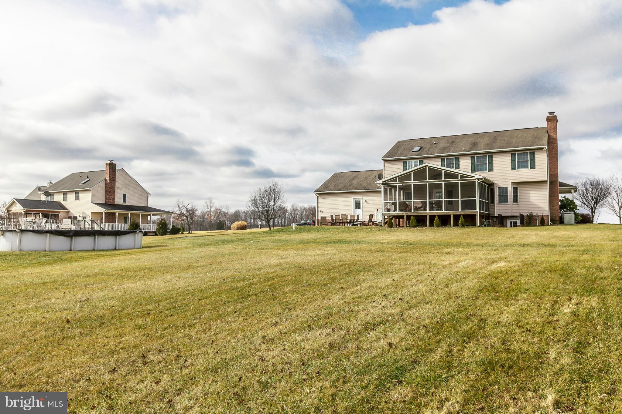 HOME FARM - Residential