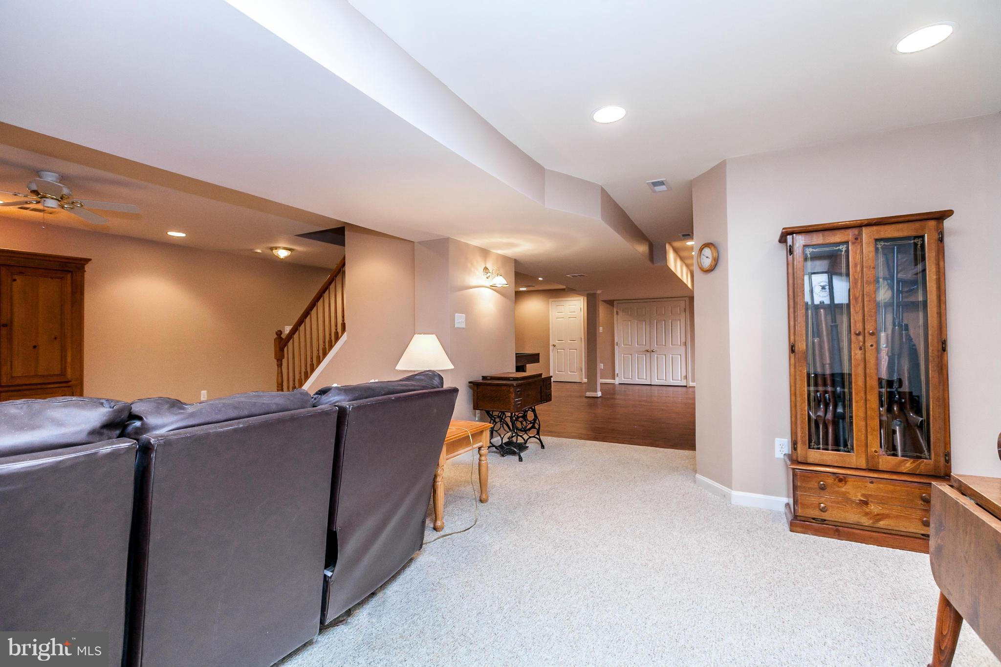 HOME FARM - Residential