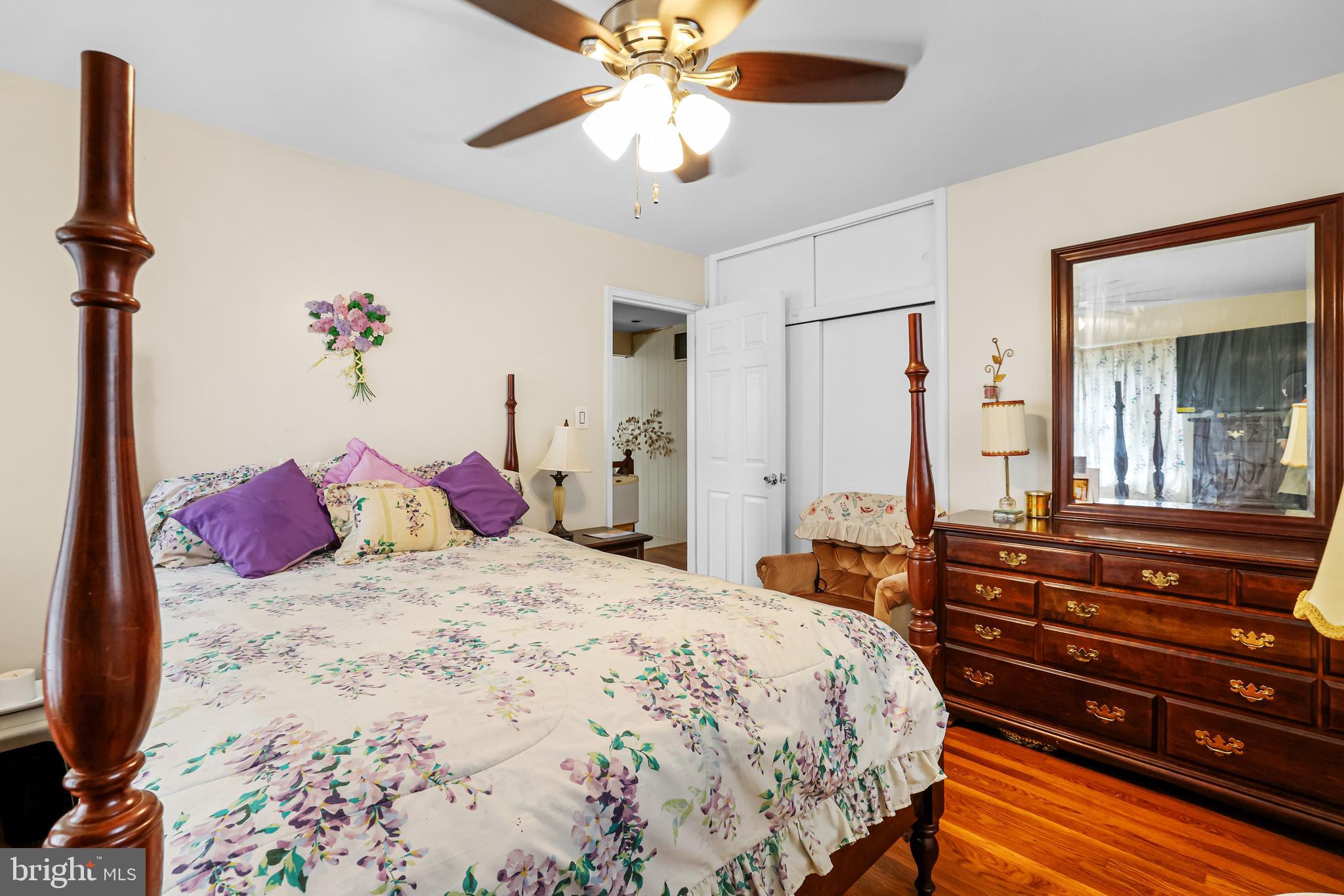 GREENWOOD KNOLLS - Residential