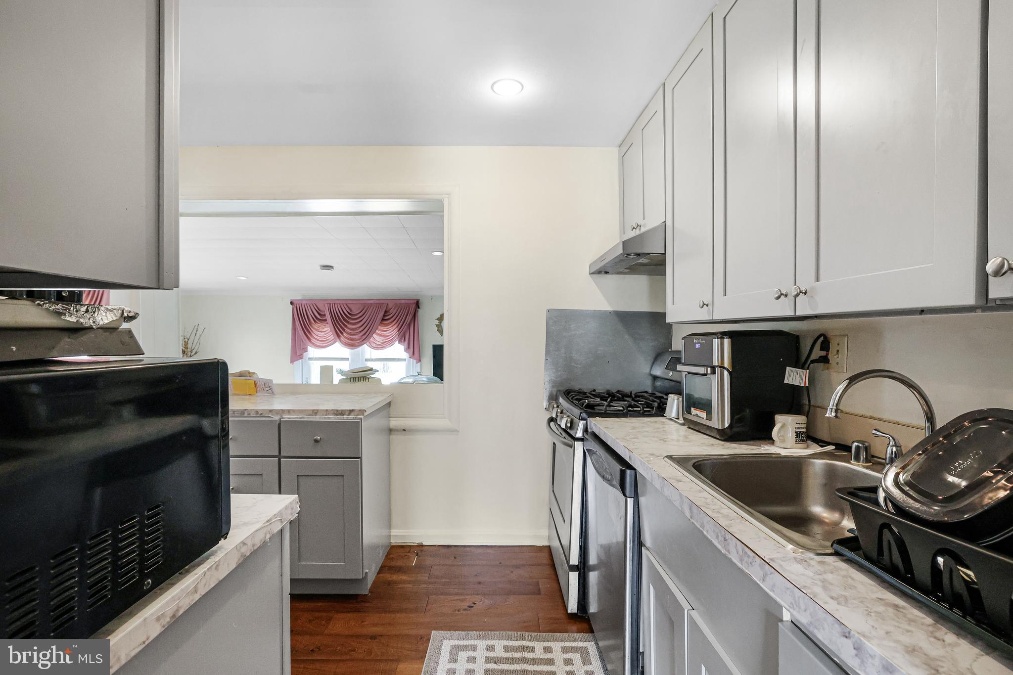 GREENWOOD KNOLLS - Residential