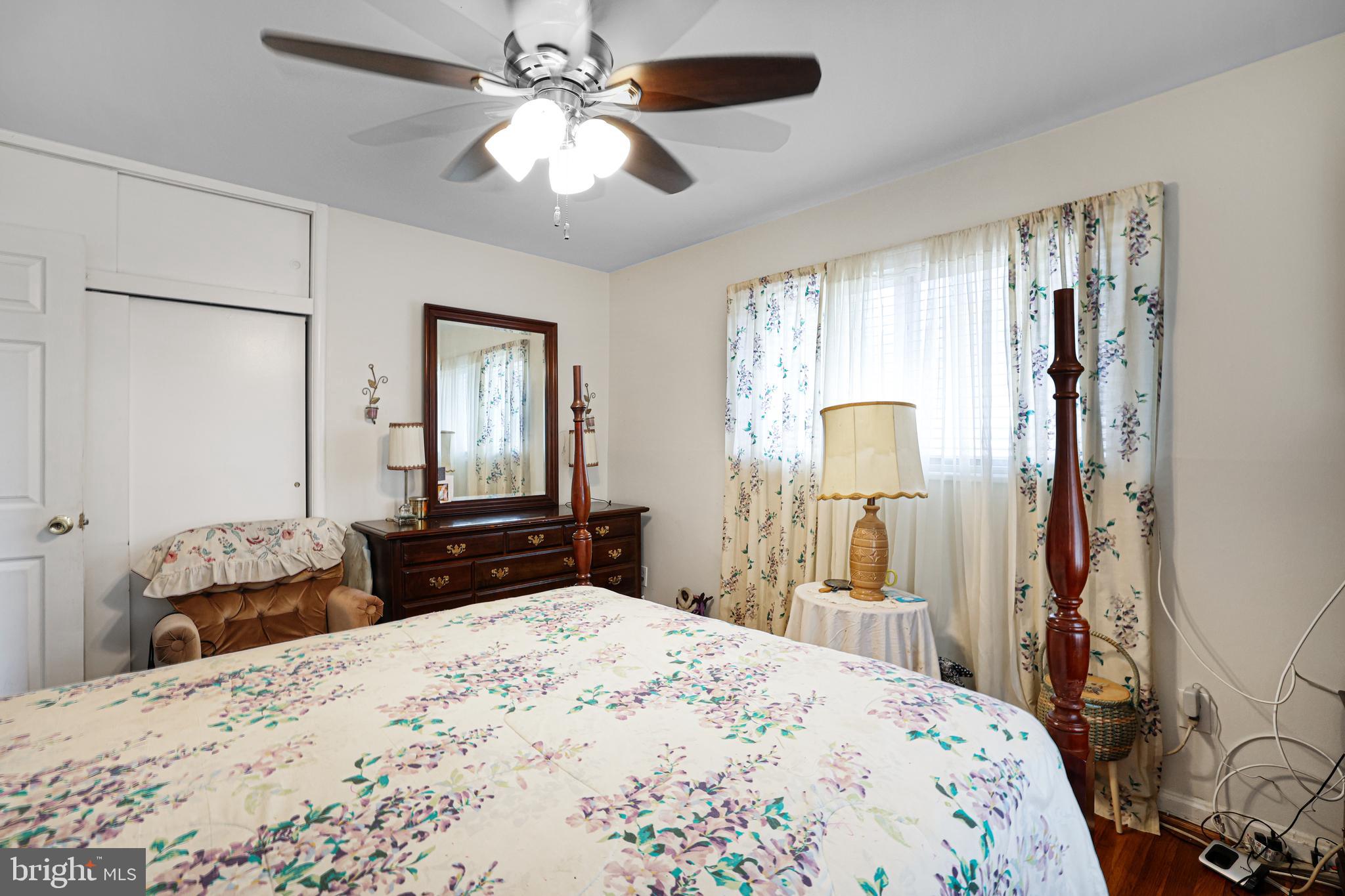 GREENWOOD KNOLLS - Residential