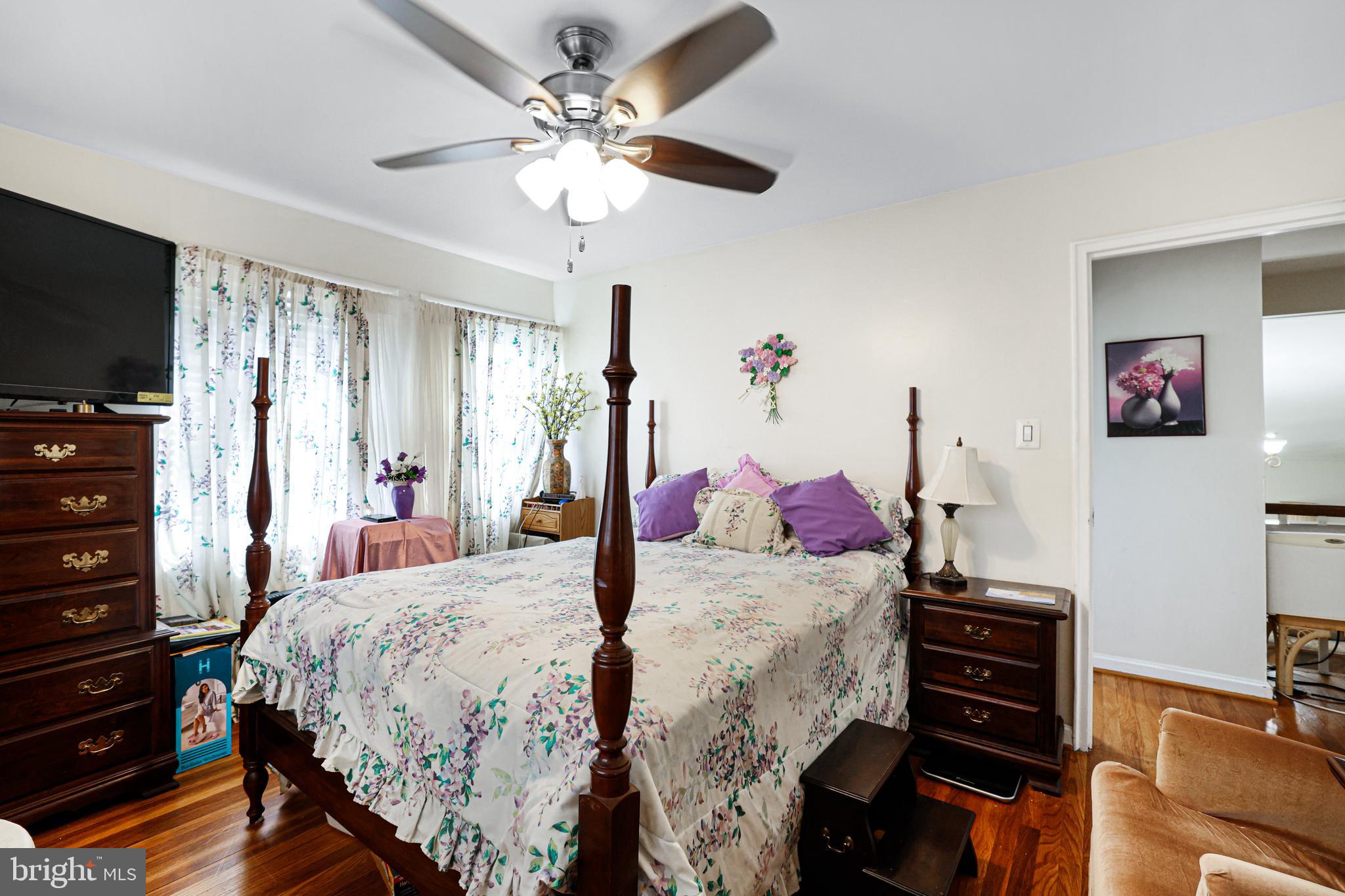 GREENWOOD KNOLLS - Residential