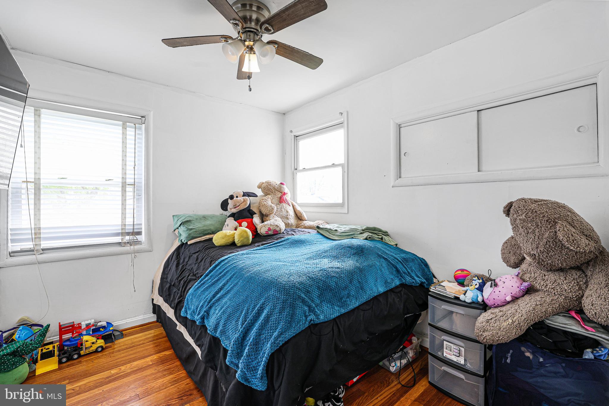 GREENWOOD KNOLLS - Residential