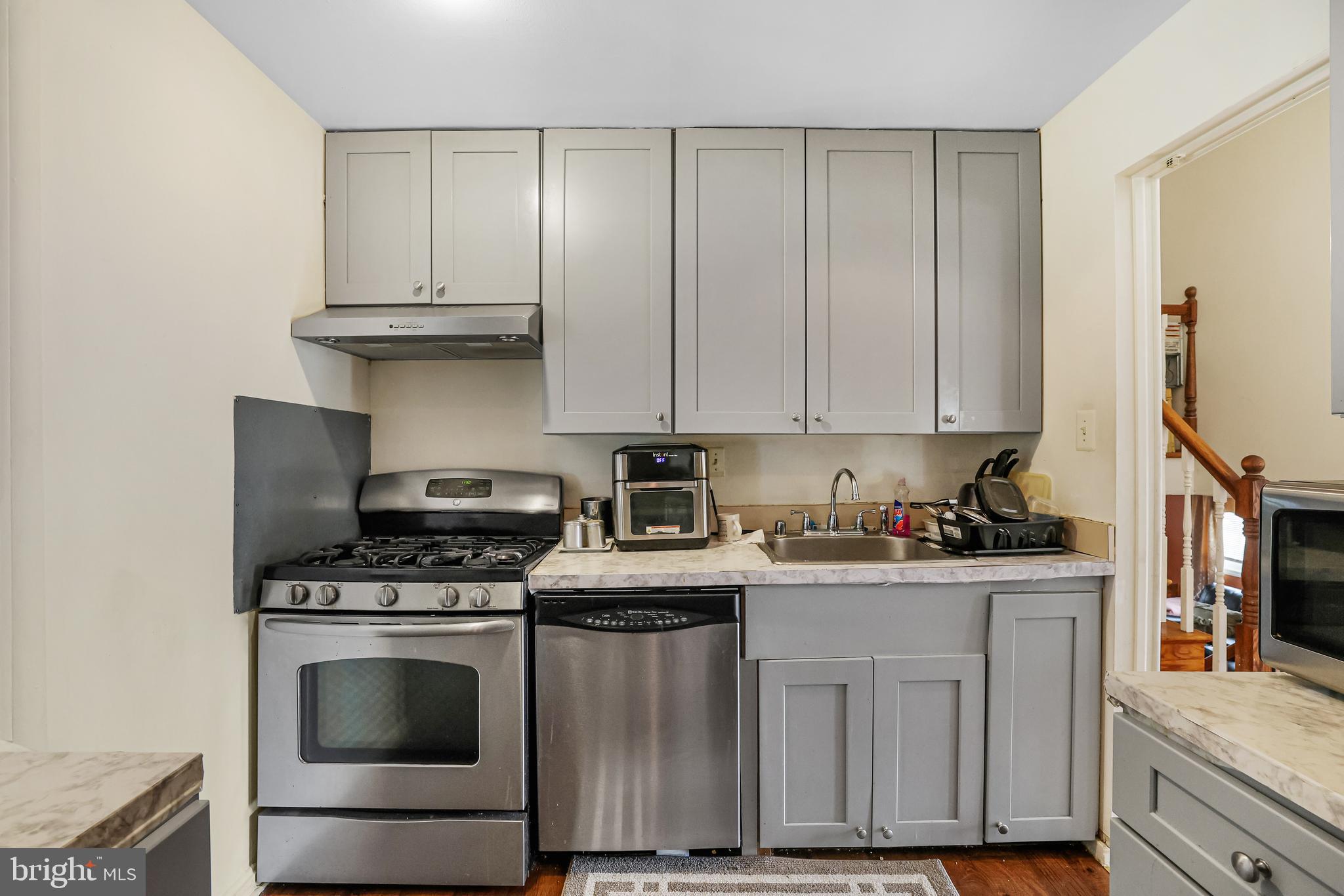 GREENWOOD KNOLLS - Residential