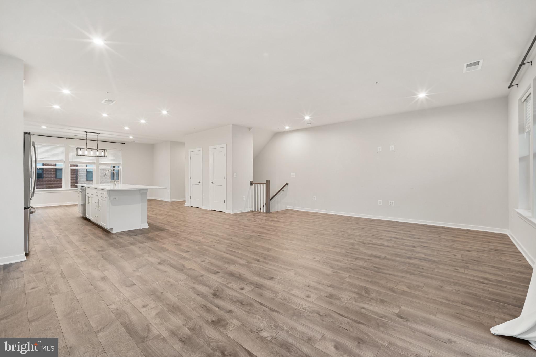 ASHBROOK PLACE - Residential Lease