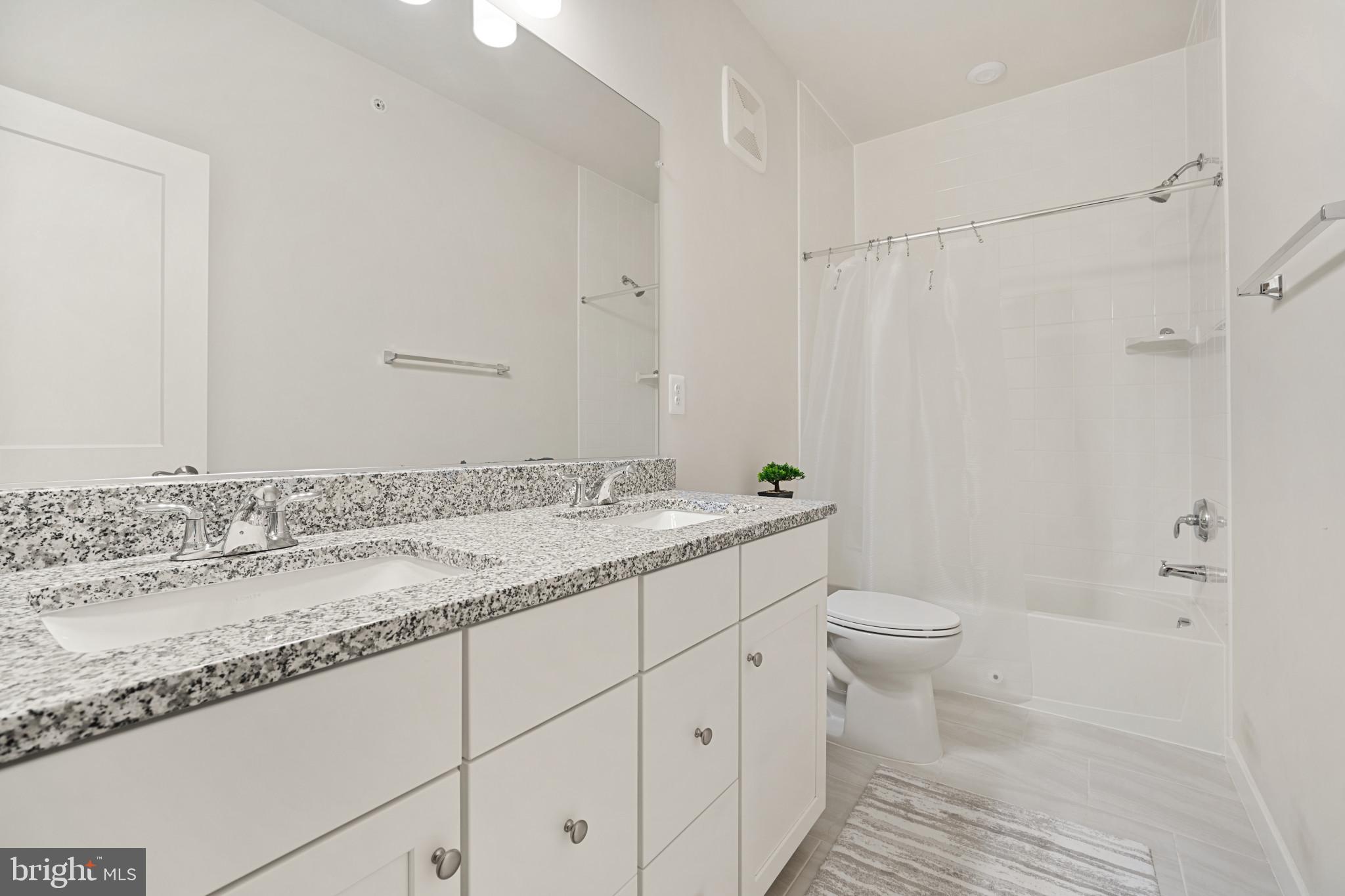 ASHBROOK PLACE - Residential Lease