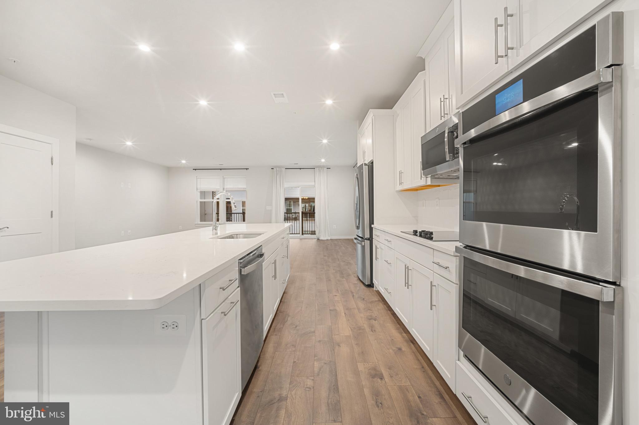 ASHBROOK PLACE - Residential Lease