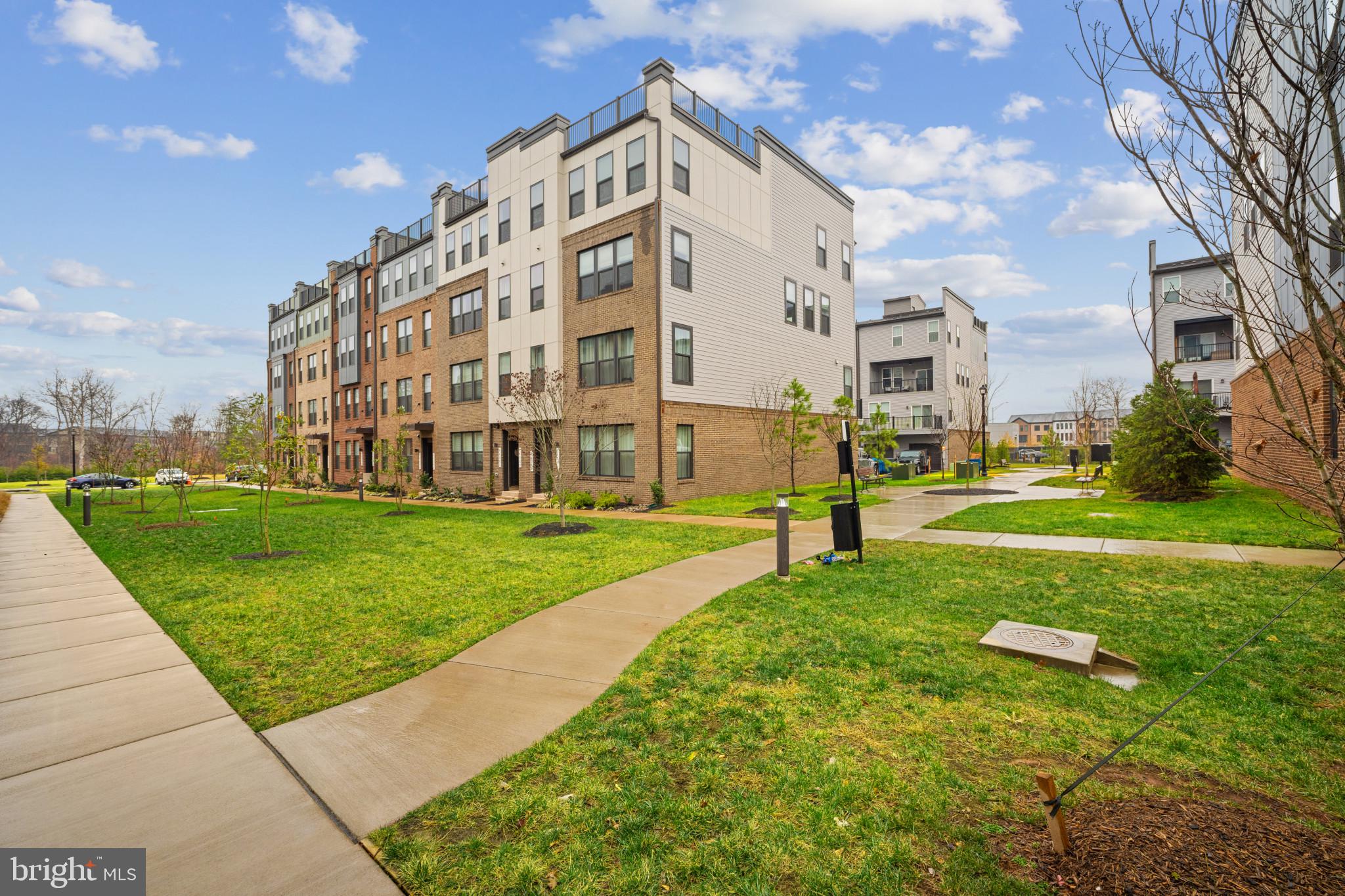 ASHBROOK PLACE - Residential Lease