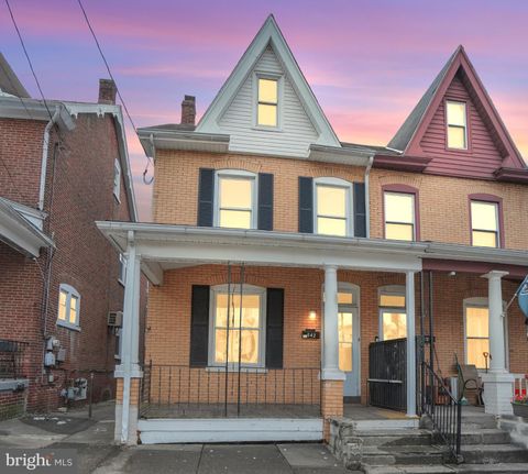 Townhouse For Sale - 642 Walnut Street<br/> POTTSTOWN, PA 19464