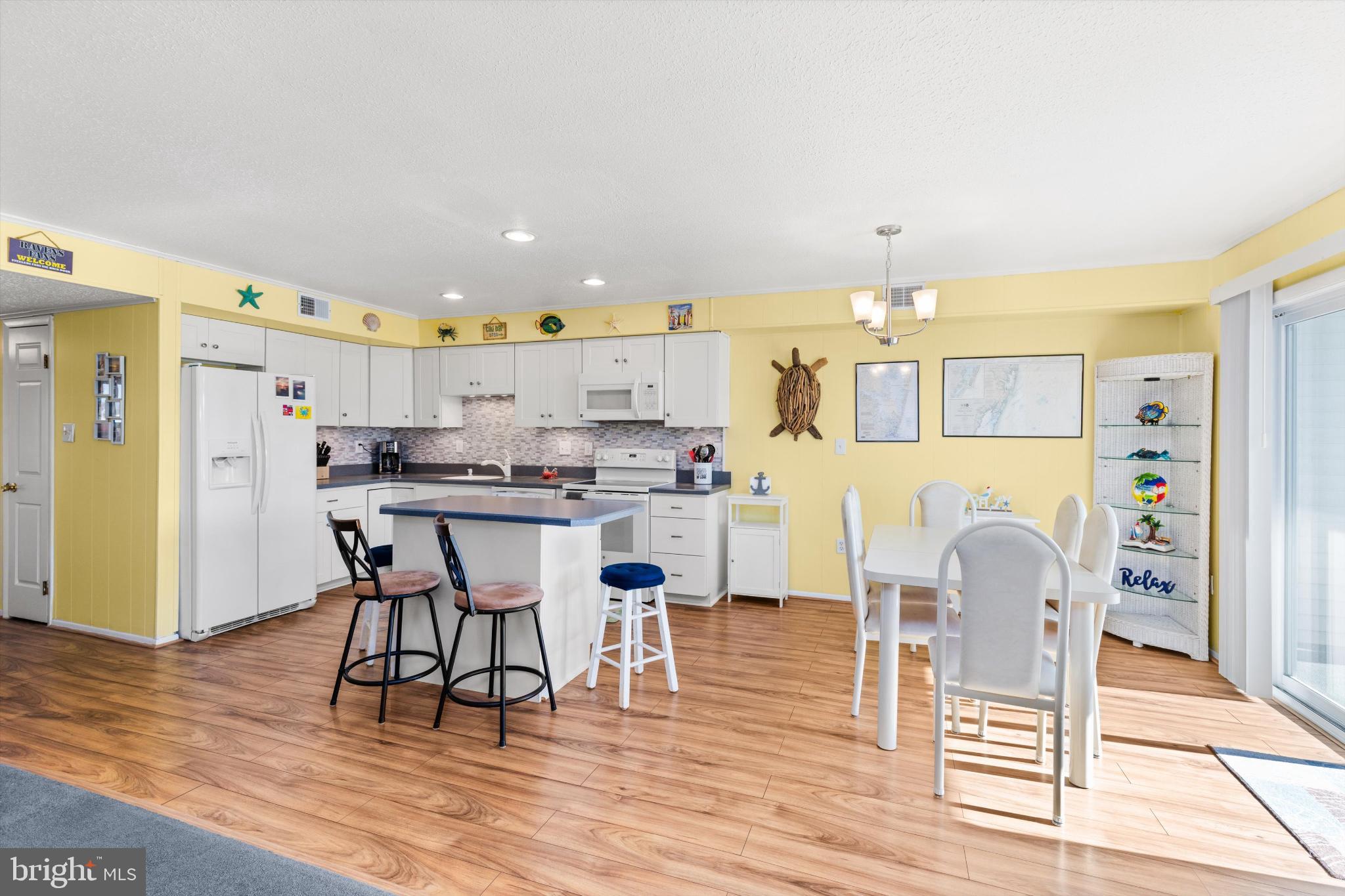 HITCHENS & TRIMPER - Residential