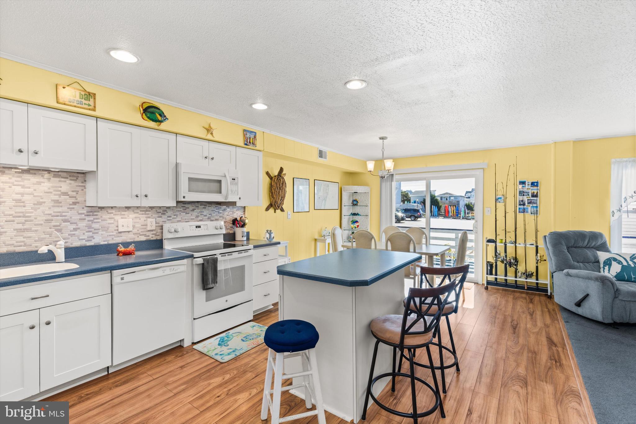 HITCHENS & TRIMPER - Residential