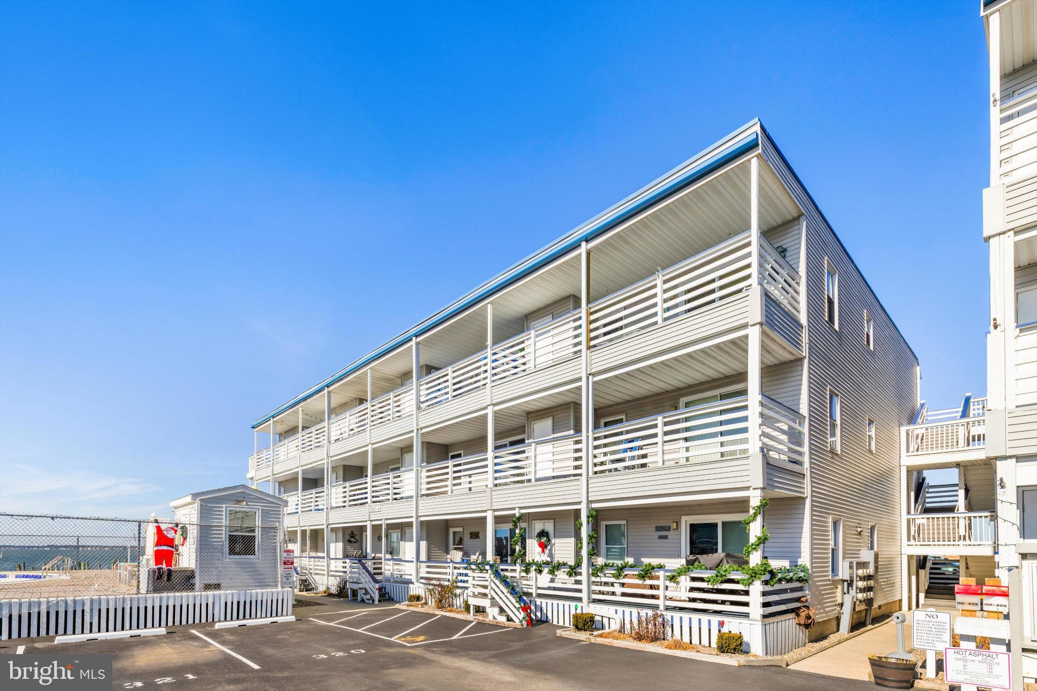 HITCHENS & TRIMPER - Residential