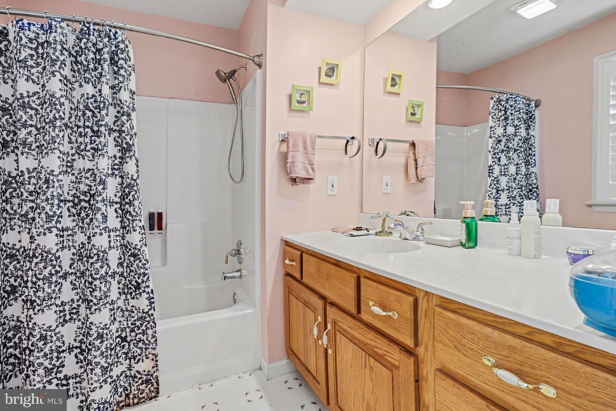 JACOBS CREEK - Residential