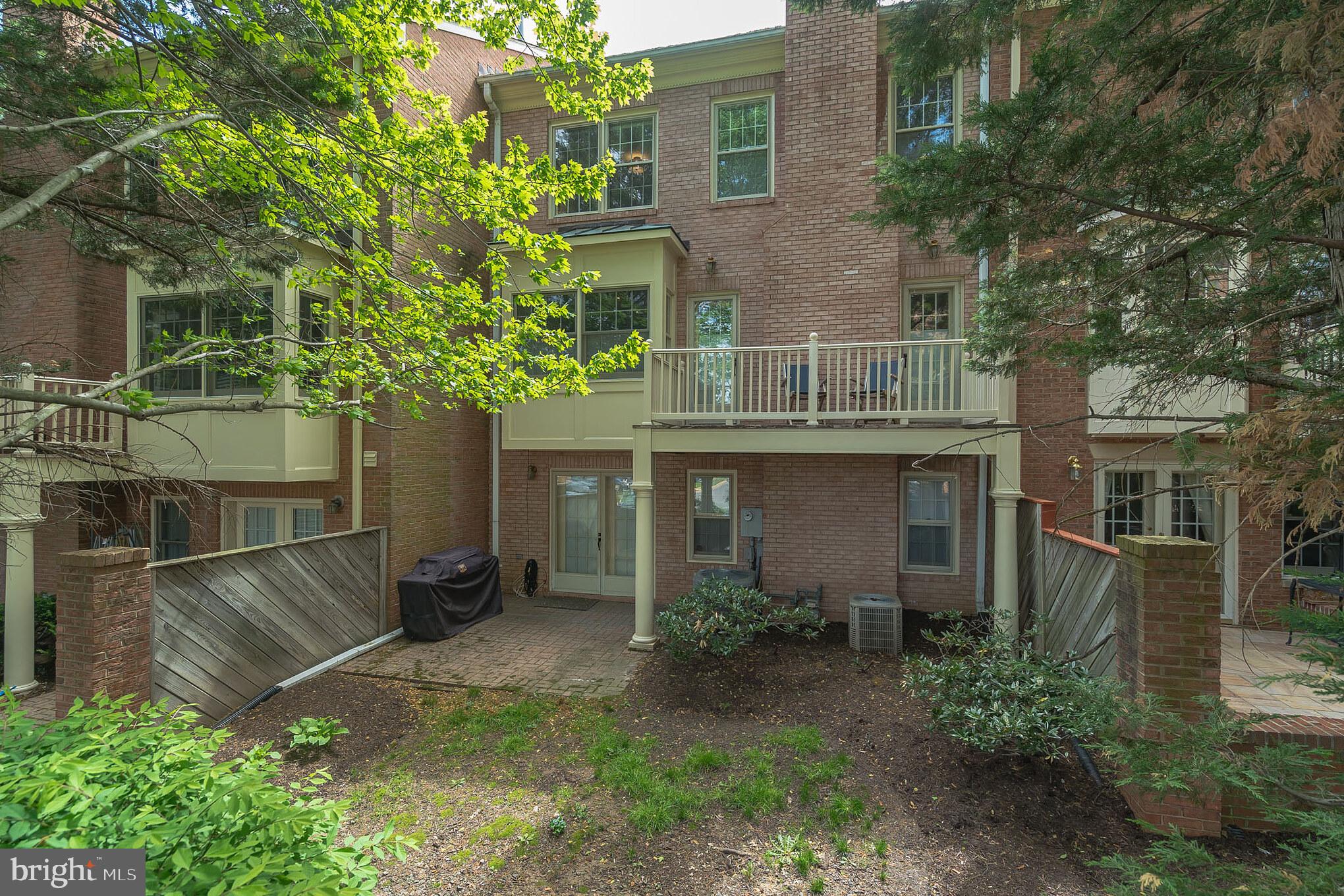 GRESHAM PLACE - Residential