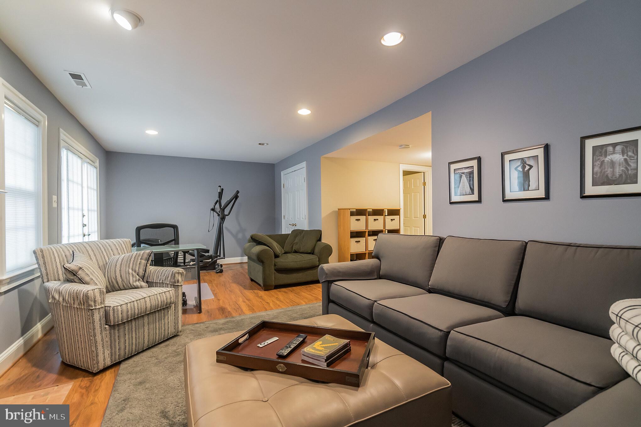 GRESHAM PLACE - Residential