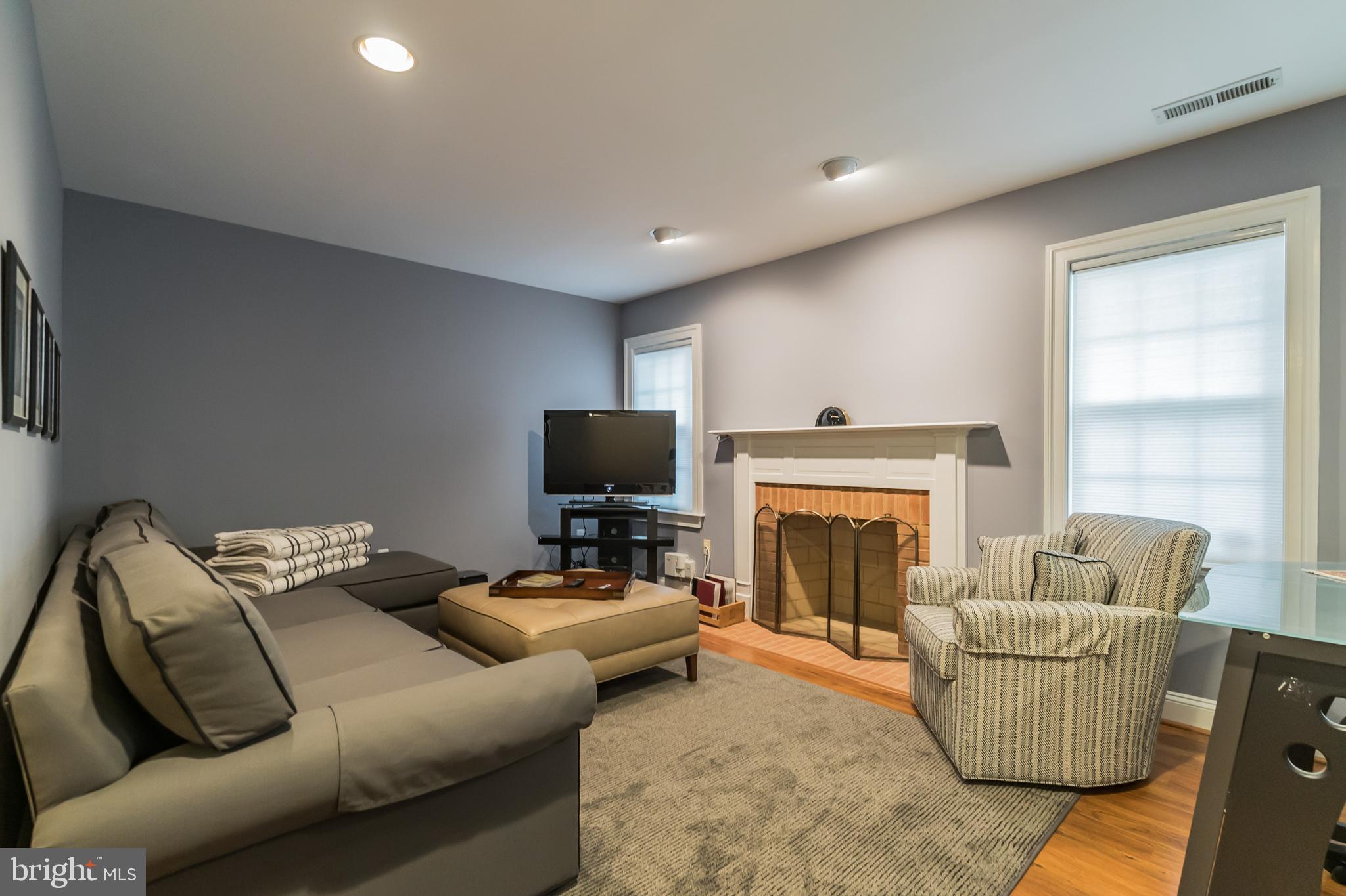 GRESHAM PLACE - Residential