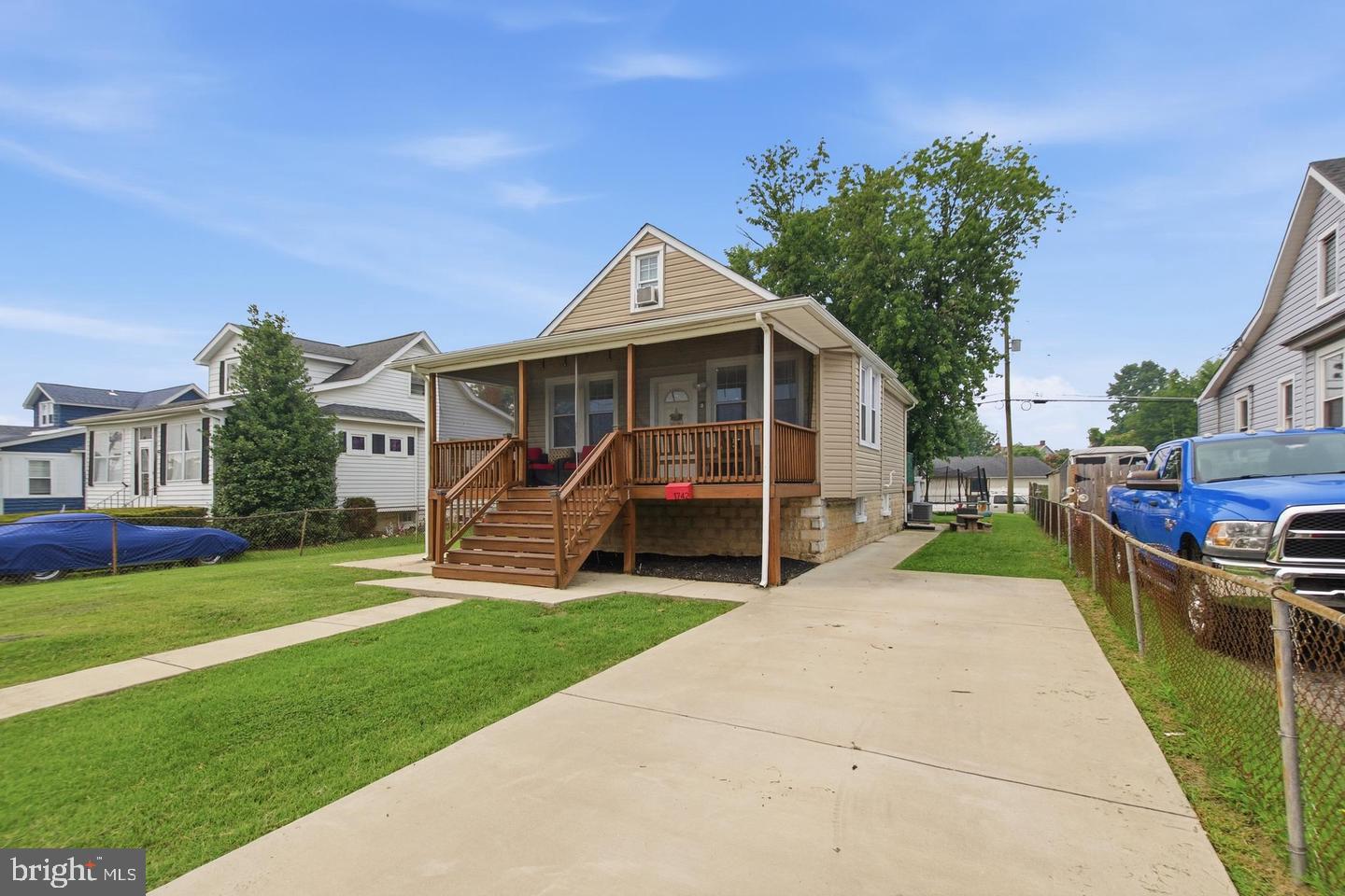 1742 LESLIE ROAD