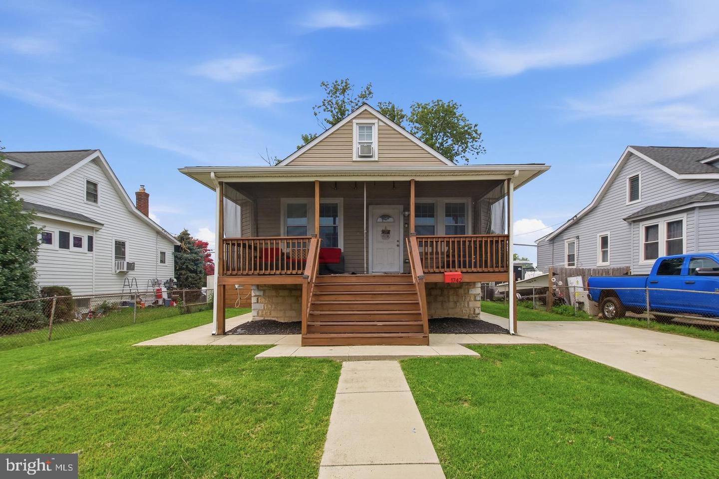 1742 LESLIE ROAD