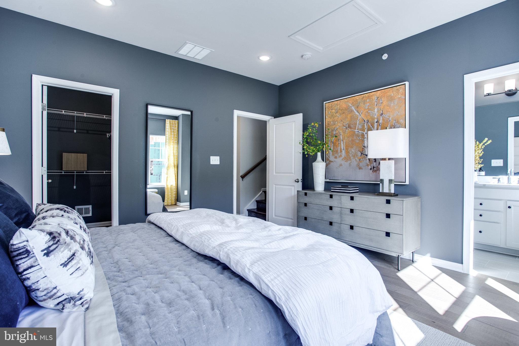 TOWNS AT MARKET COMMONS - Residential