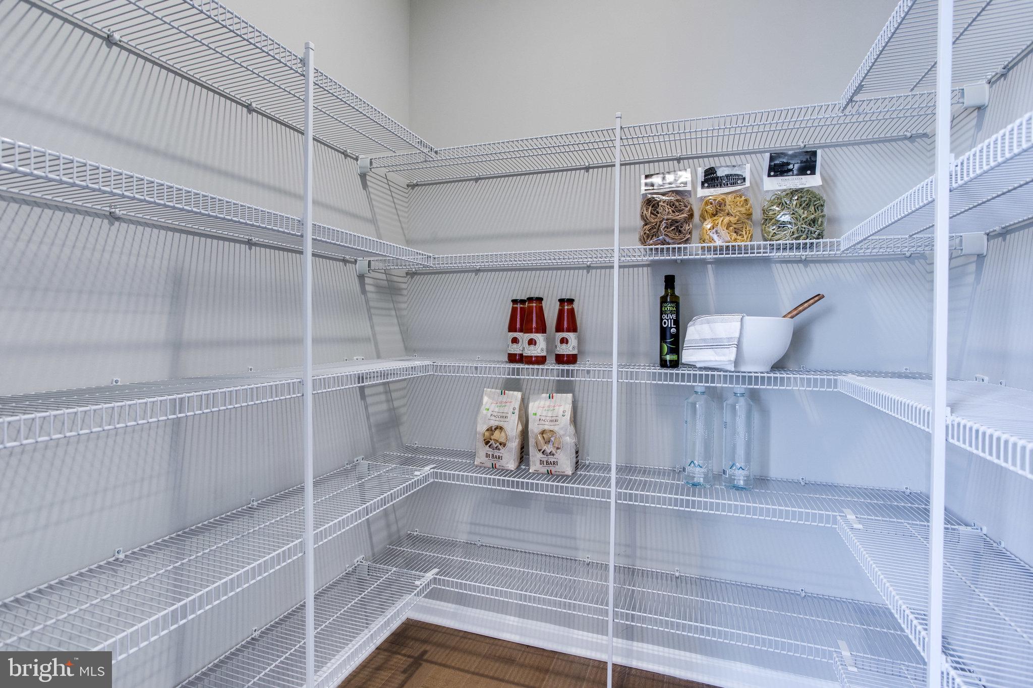 TOWNS AT MARKET COMMONS - Residential