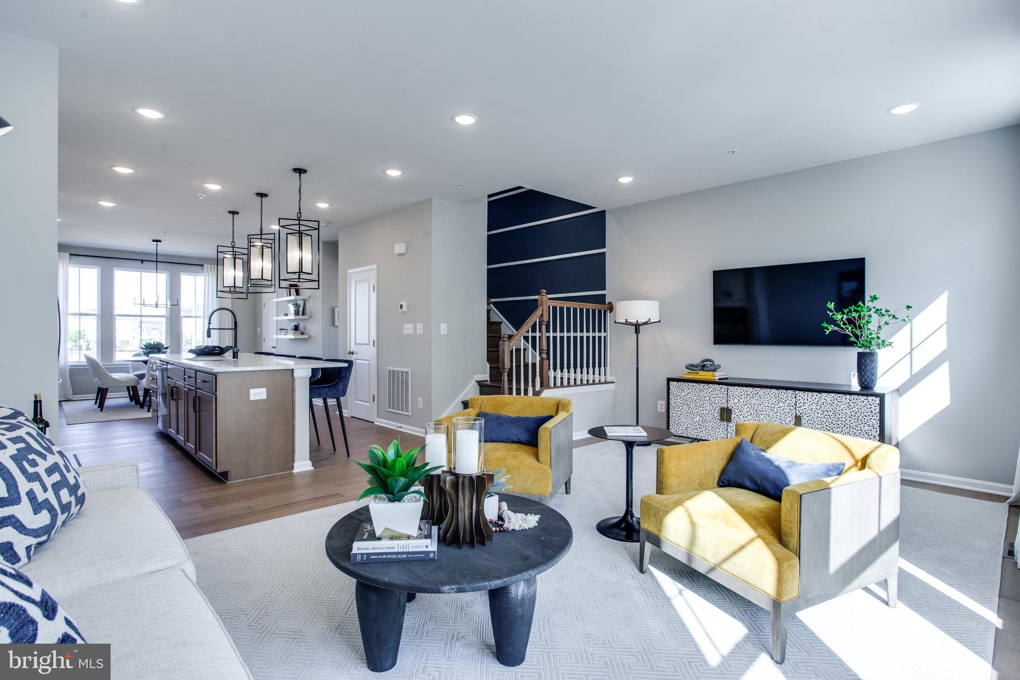 TOWNS AT MARKET COMMONS - Residential