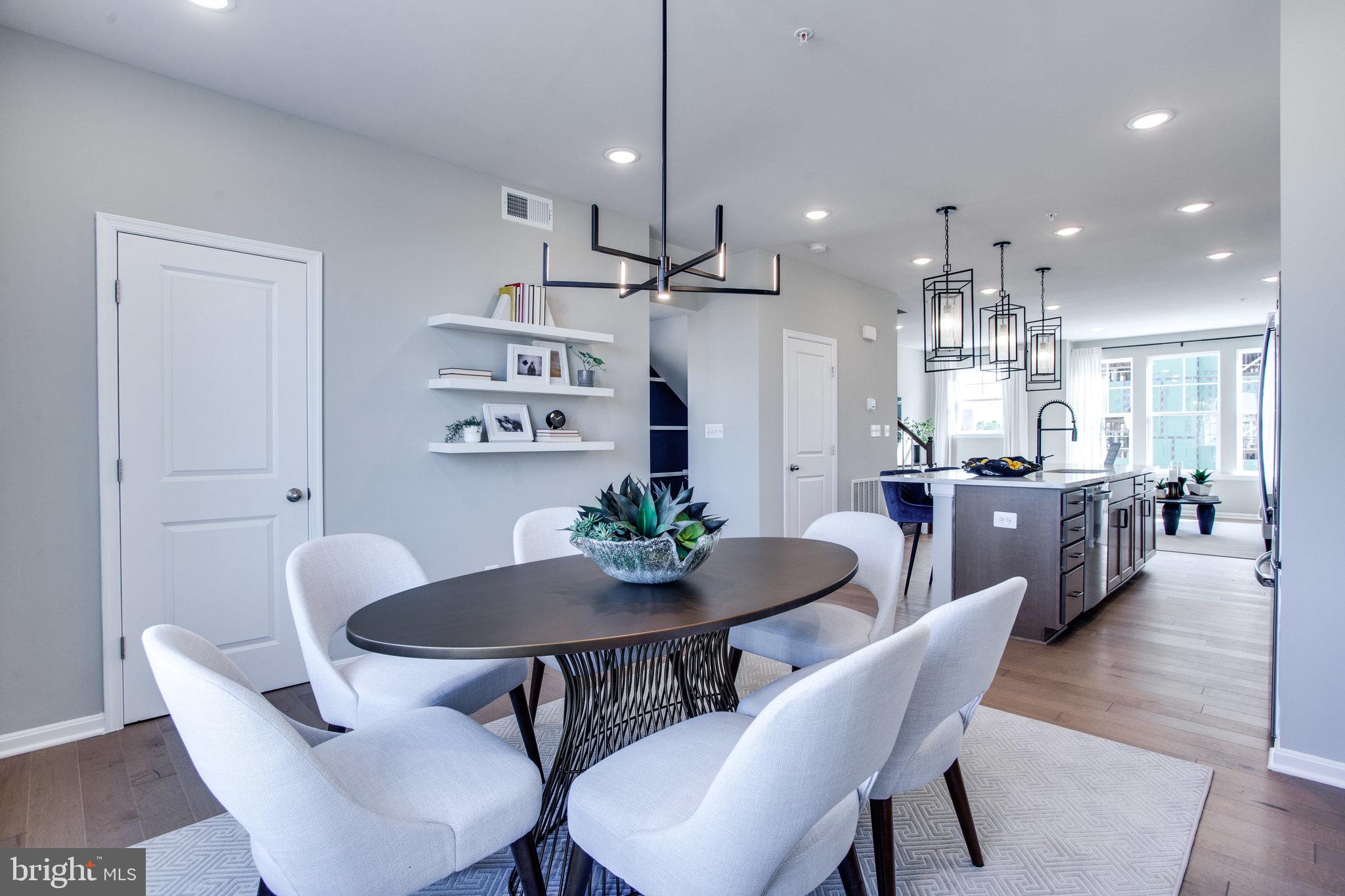 TOWNS AT MARKET COMMONS - Residential