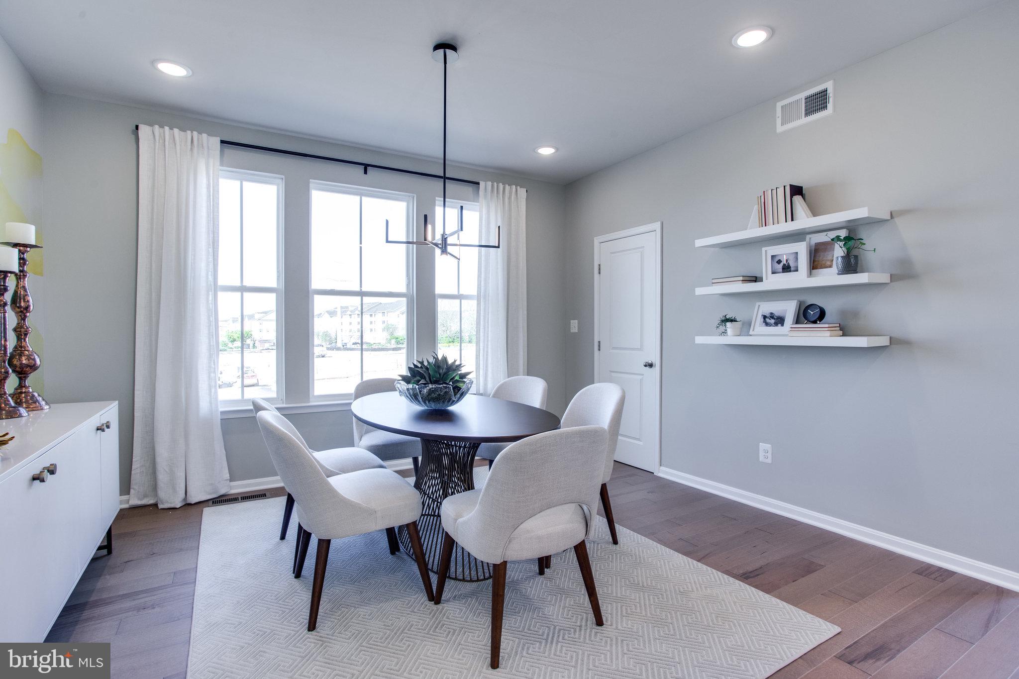 TOWNS AT MARKET COMMONS - Residential