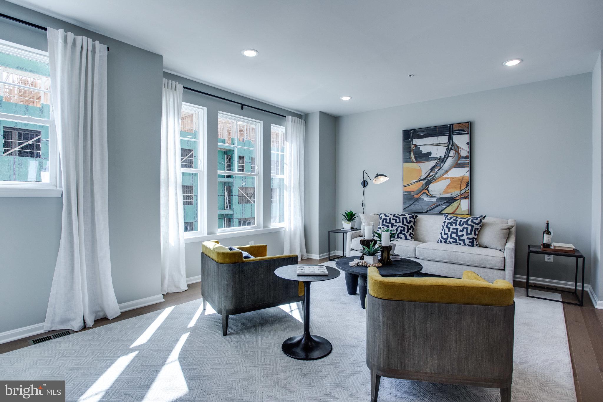 TOWNS AT MARKET COMMONS - Residential