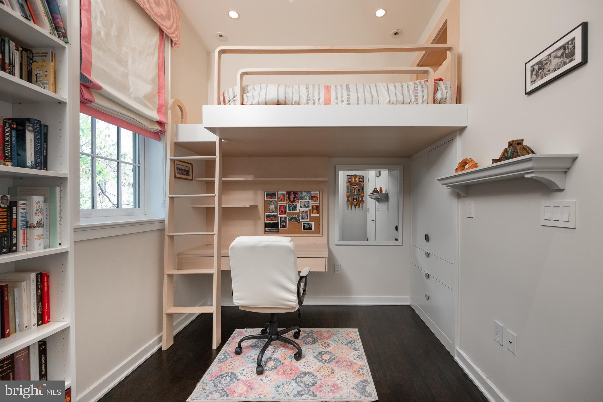 WASHINGTON SQ WEST - Residential