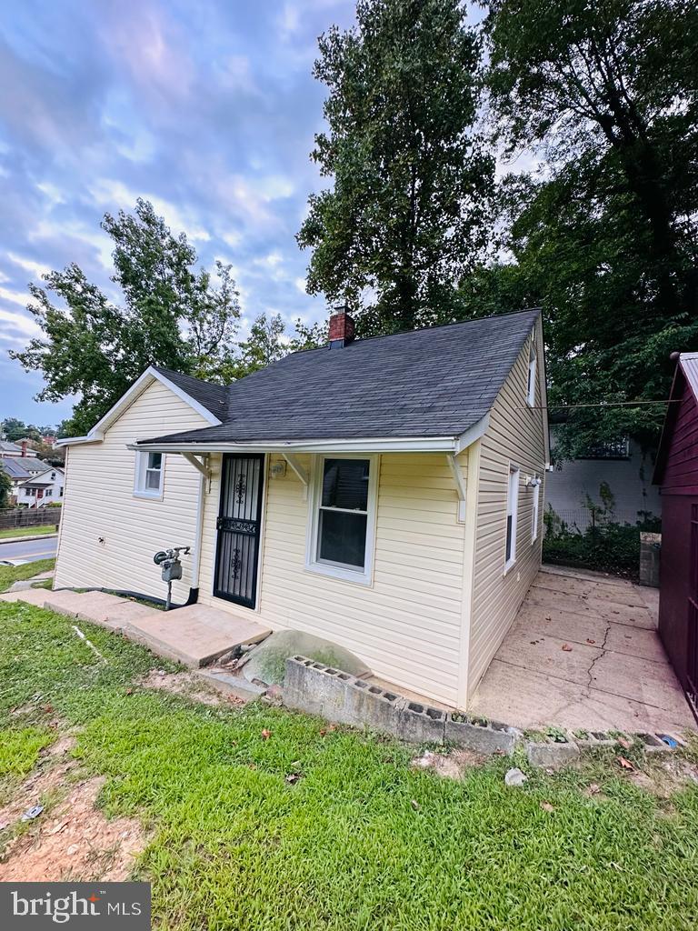 CAPITOL HEIGHTS - Residential Lease