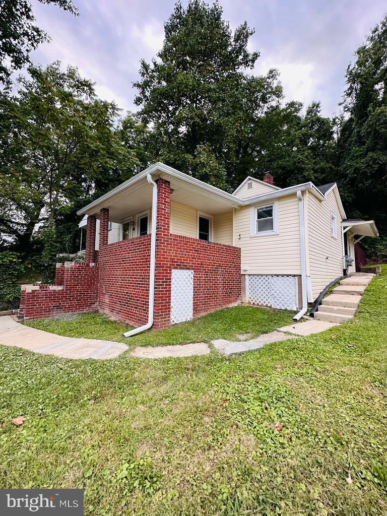 CAPITOL HEIGHTS - Residential Lease